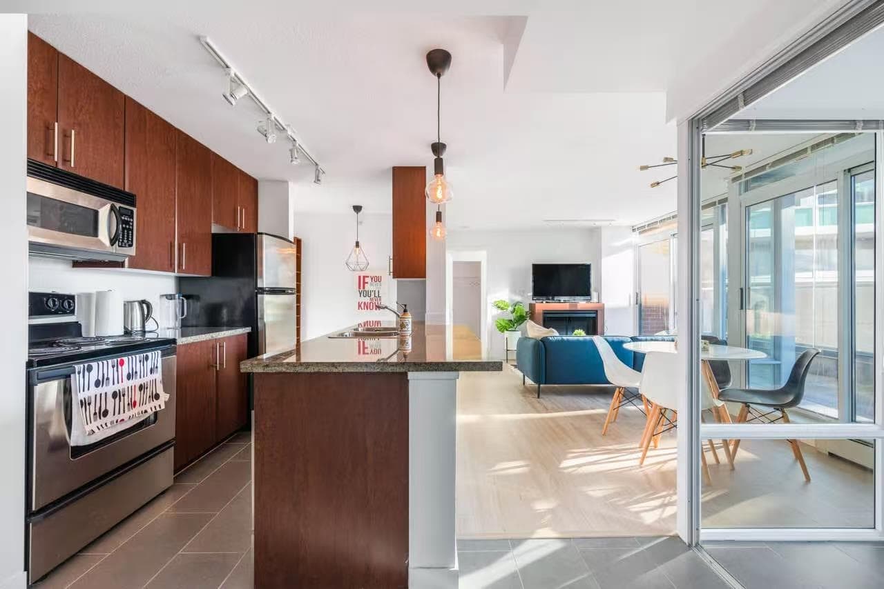 518 - 618 Abbott Street, Vancouver, V6B 0C1 — photo 3