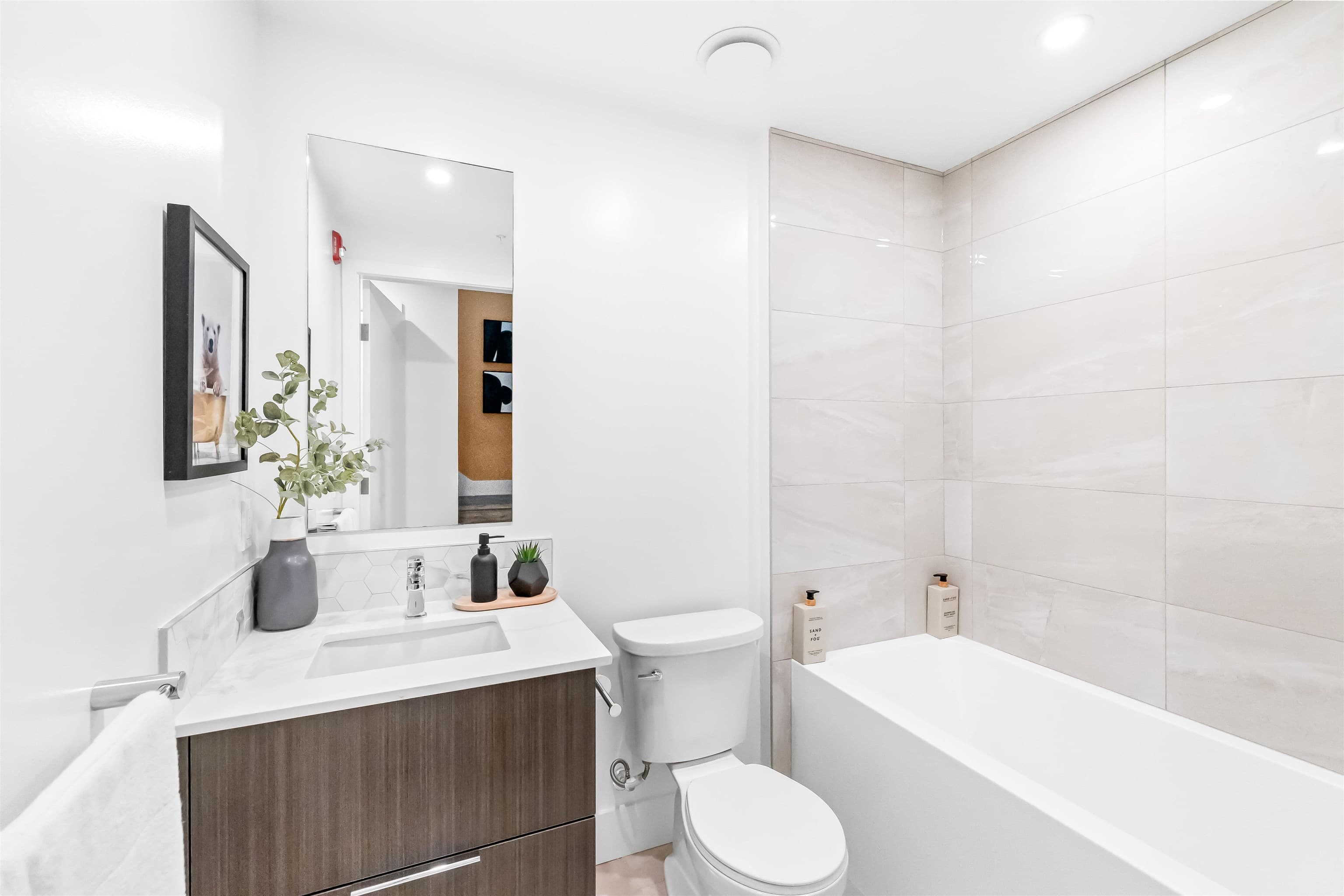 308 - 2250 E 1st Avenue, Vancouver, V5N 1B6 — photo 3