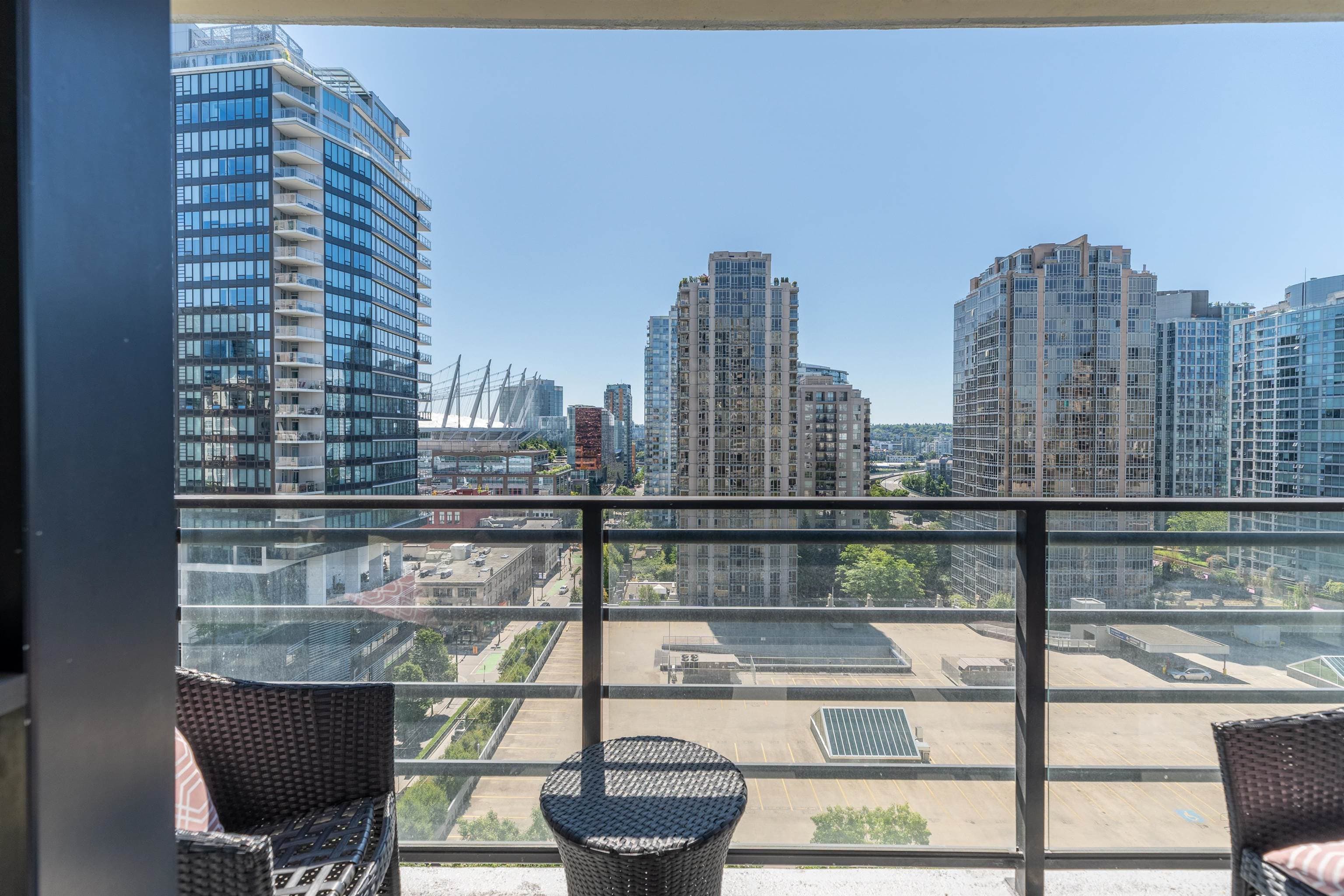 1503 - 909 Mainland, Vancouver, V6B 1T7 — photo 2