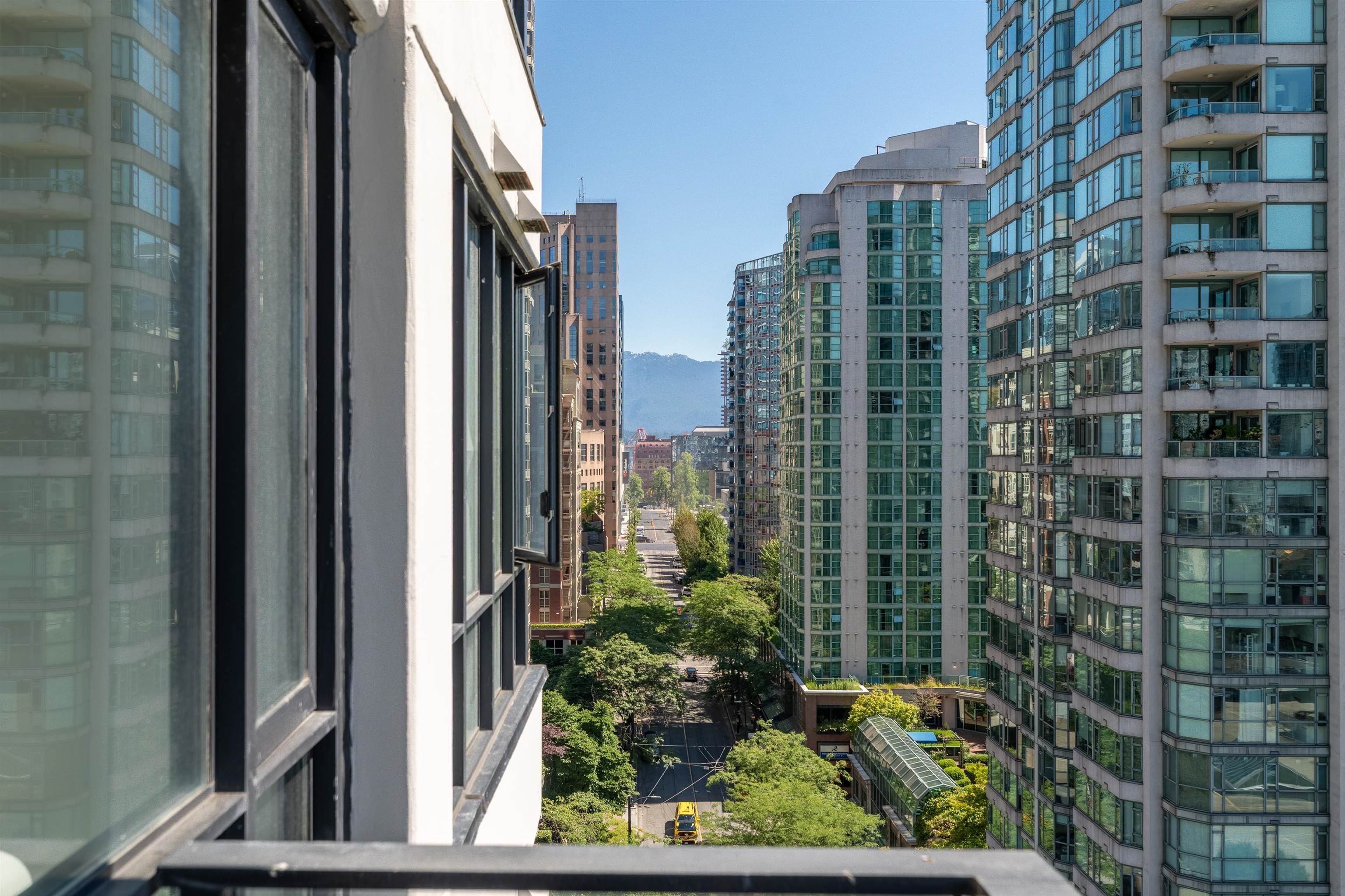 1503 - 909 Mainland, Vancouver, V6B 1T7 — photo 4