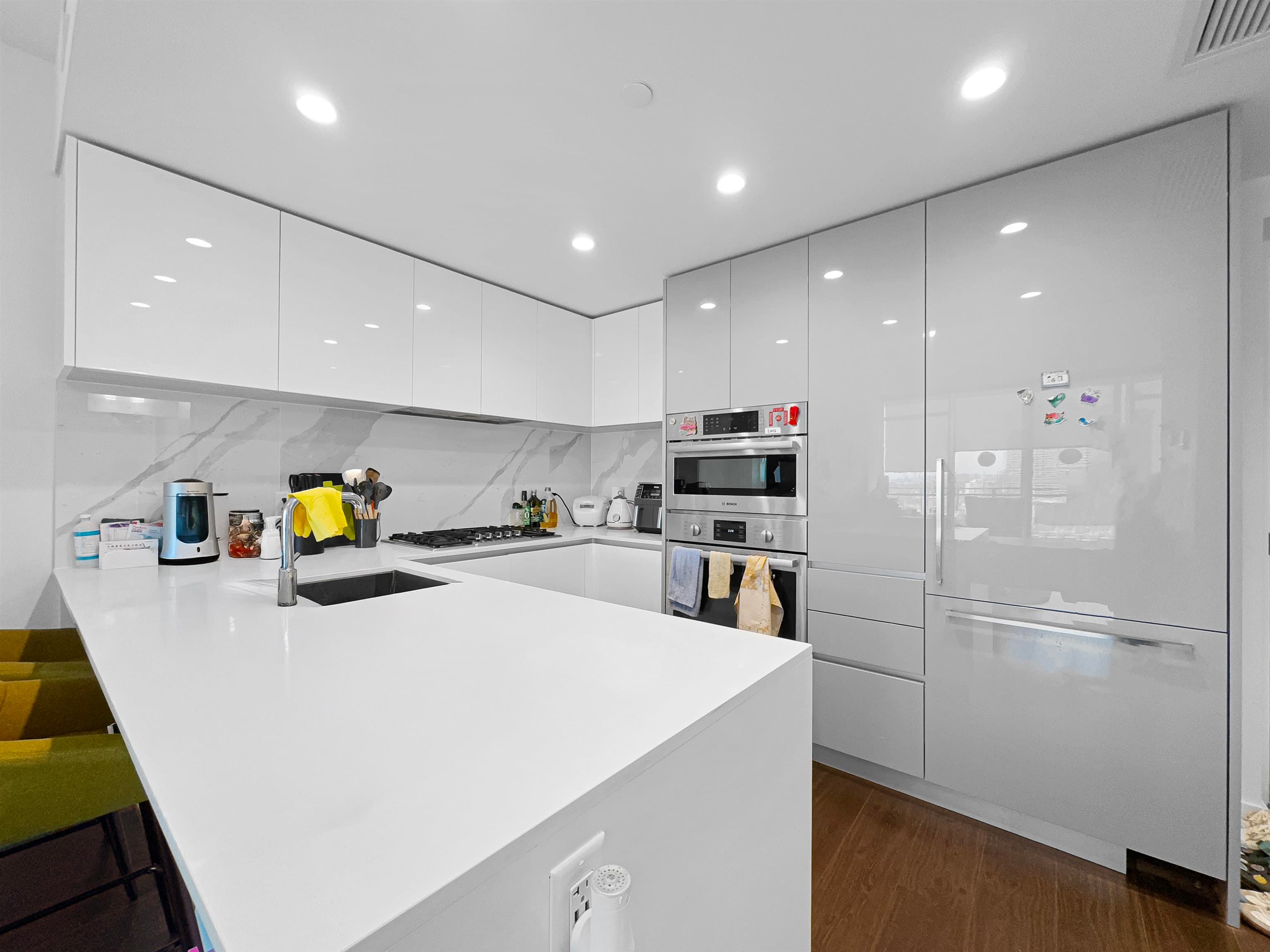 26xx - 2085 Skyline Court, Burnaby, V5C 0M6 — photo 3