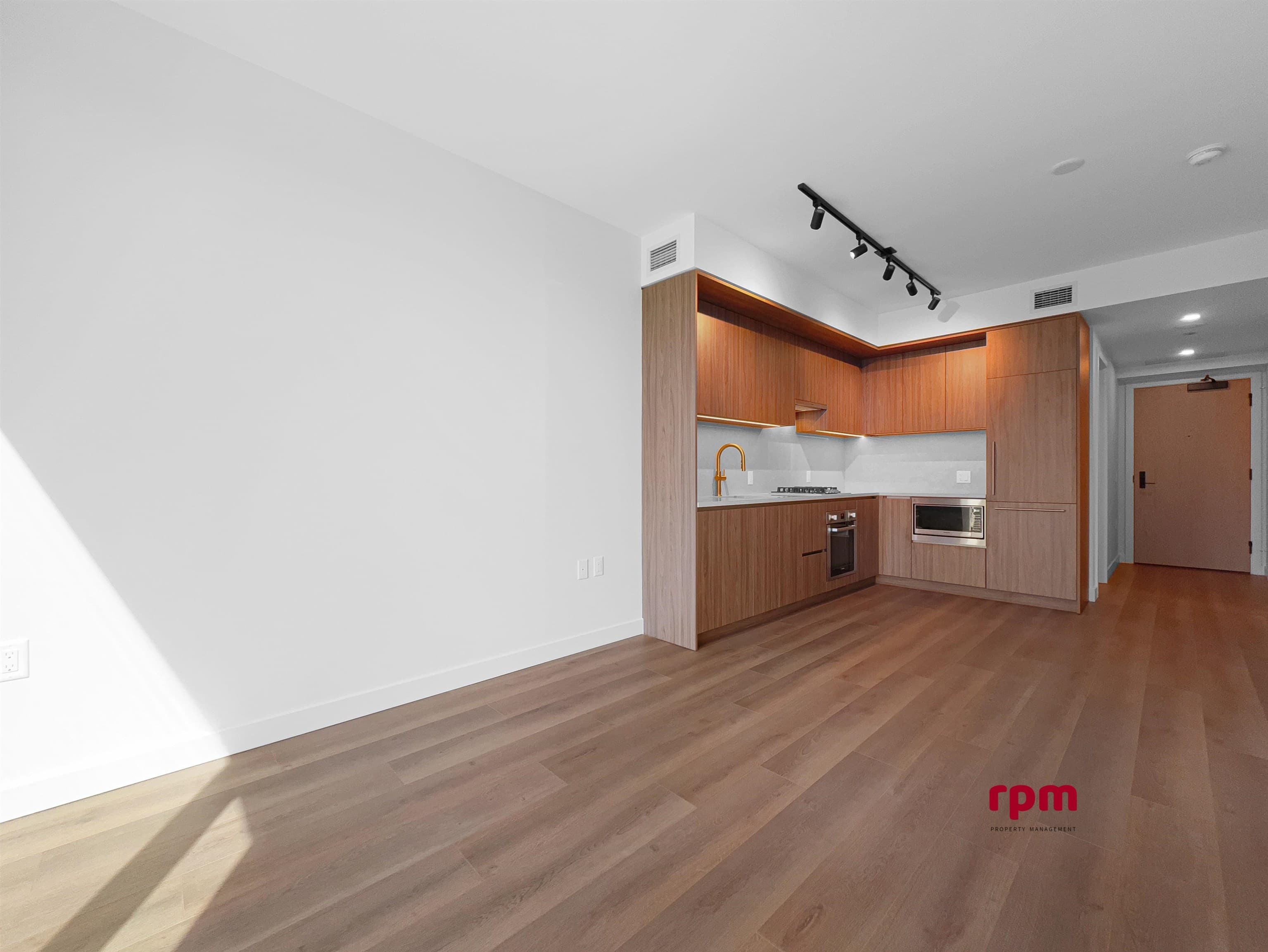 4xx - 5987 Wilson Avenue, Burnaby, V5H 2R3 — photo 5