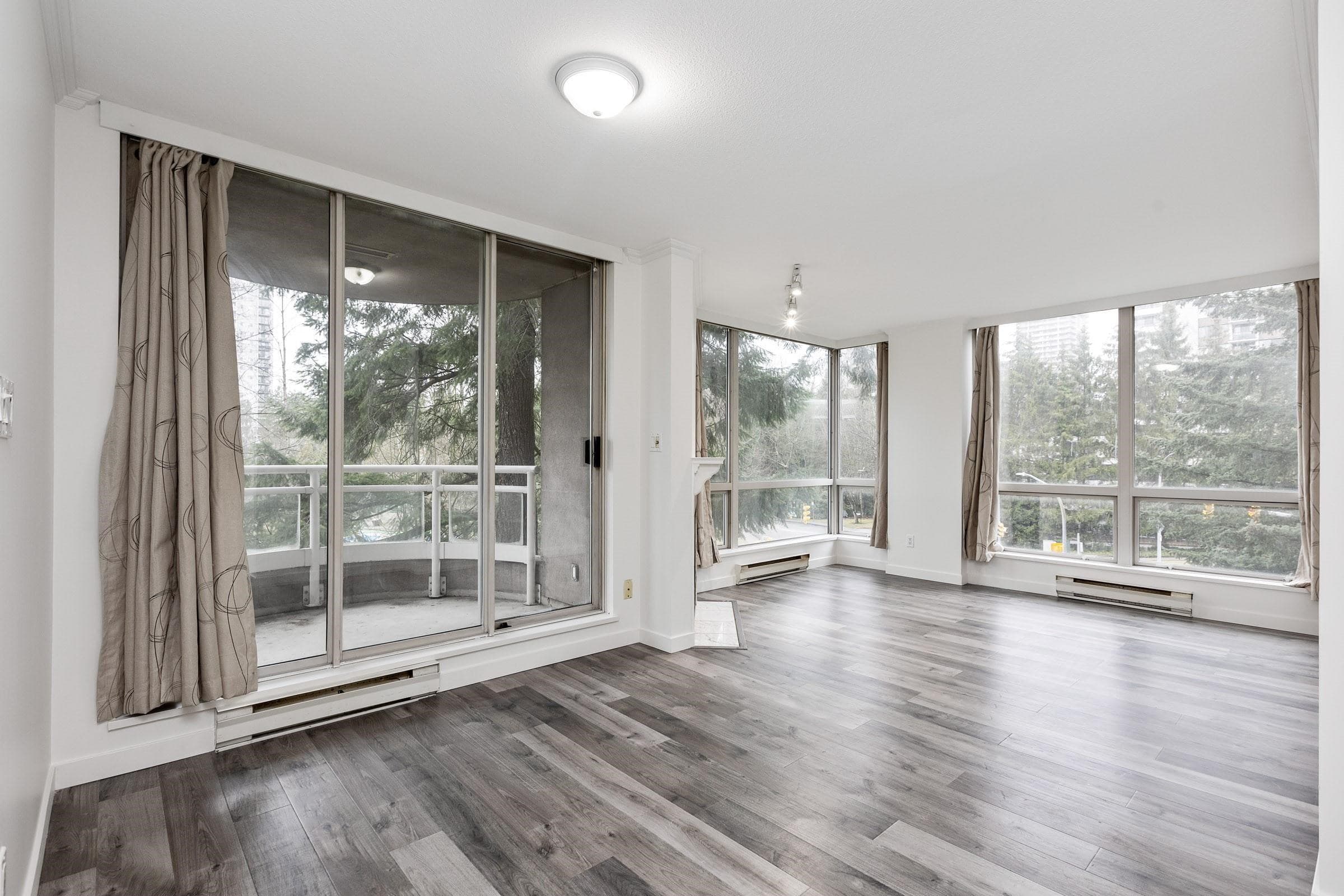 505 - 9603 Manchester Drive, Burnaby, V3N 4Y7 — photo 4