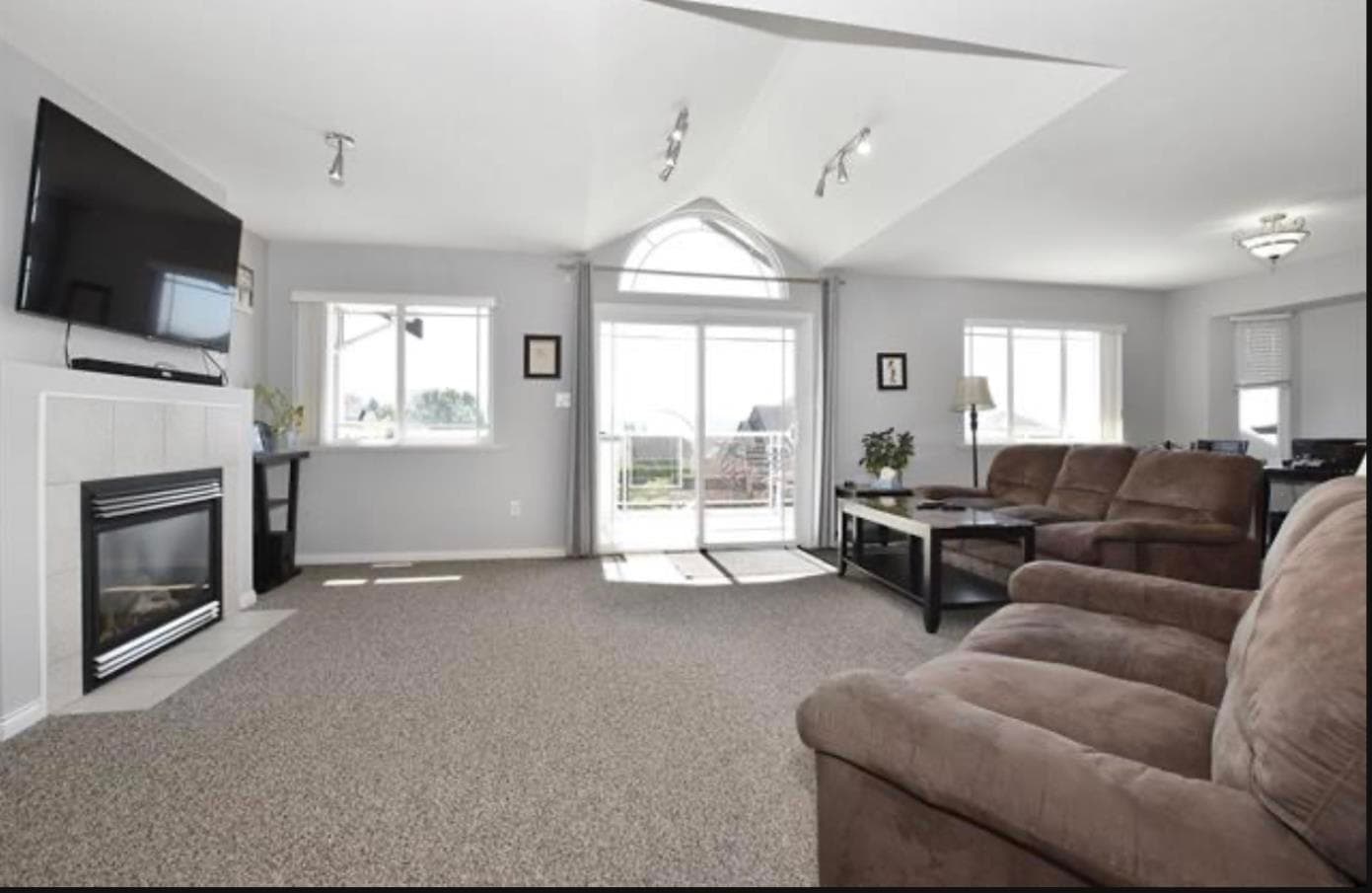 33617 12 Avenue, Mission, V2V 7B4 — photo 4