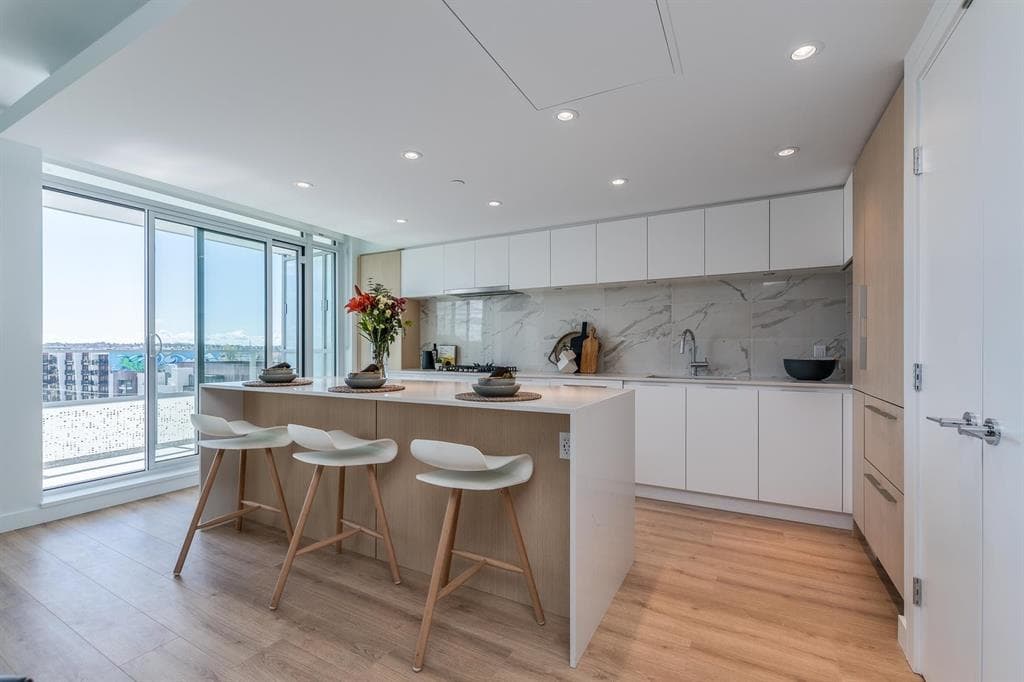 610 - 1500 Fern Street, North Vancouver, V7J 0E6 — photo 4
