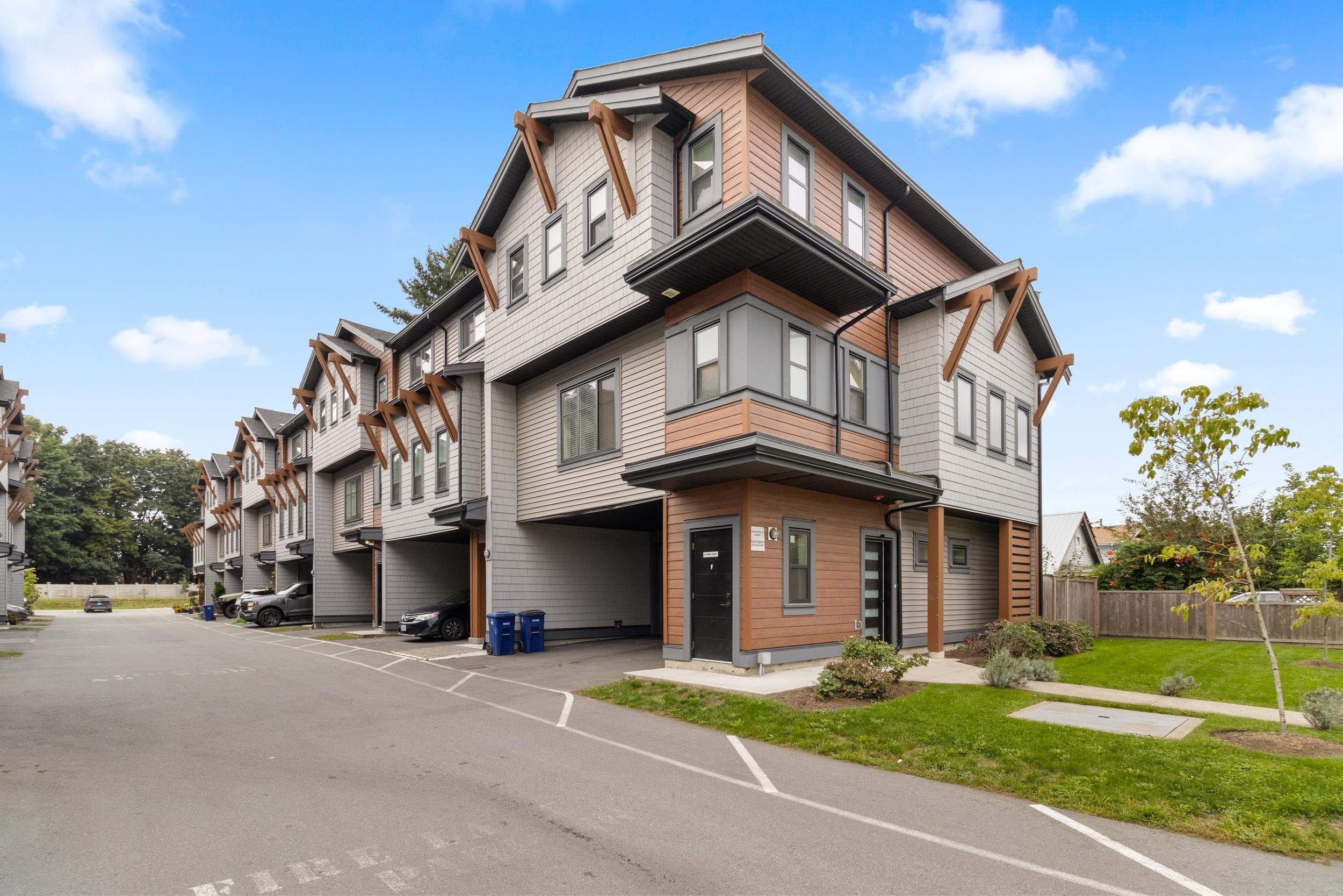 1 - 45608 Bernard Avenue, Chilliwack, V2P 1H8 — photo 2
