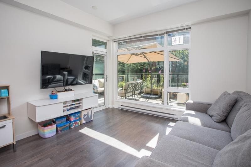 TH6 - 28 E Royal Avenue, New Westminster, V3L 0B7 — photo 5