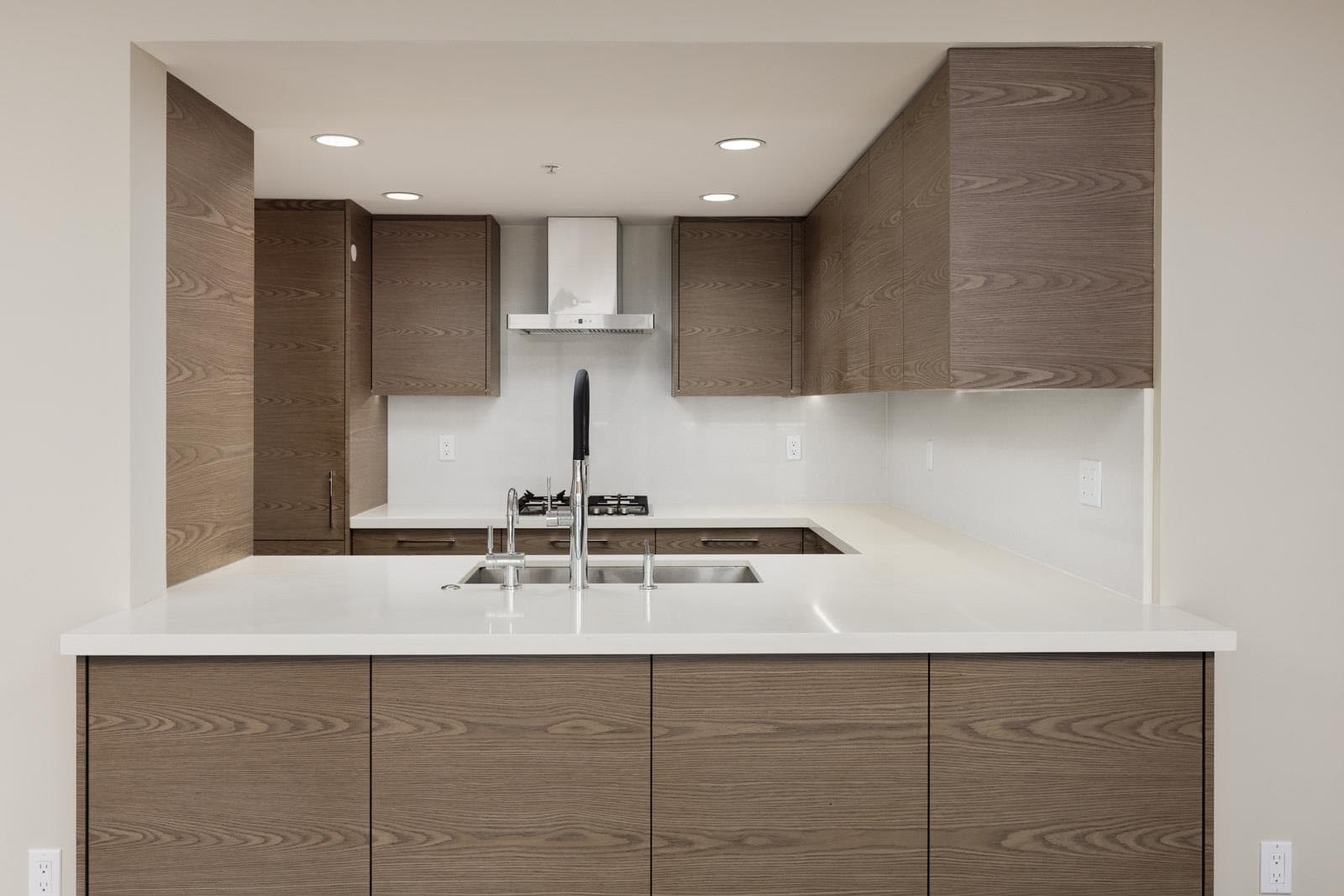 302 - 688 Fairchild Road, Vancouver, V5Z 4P7 — photo 3