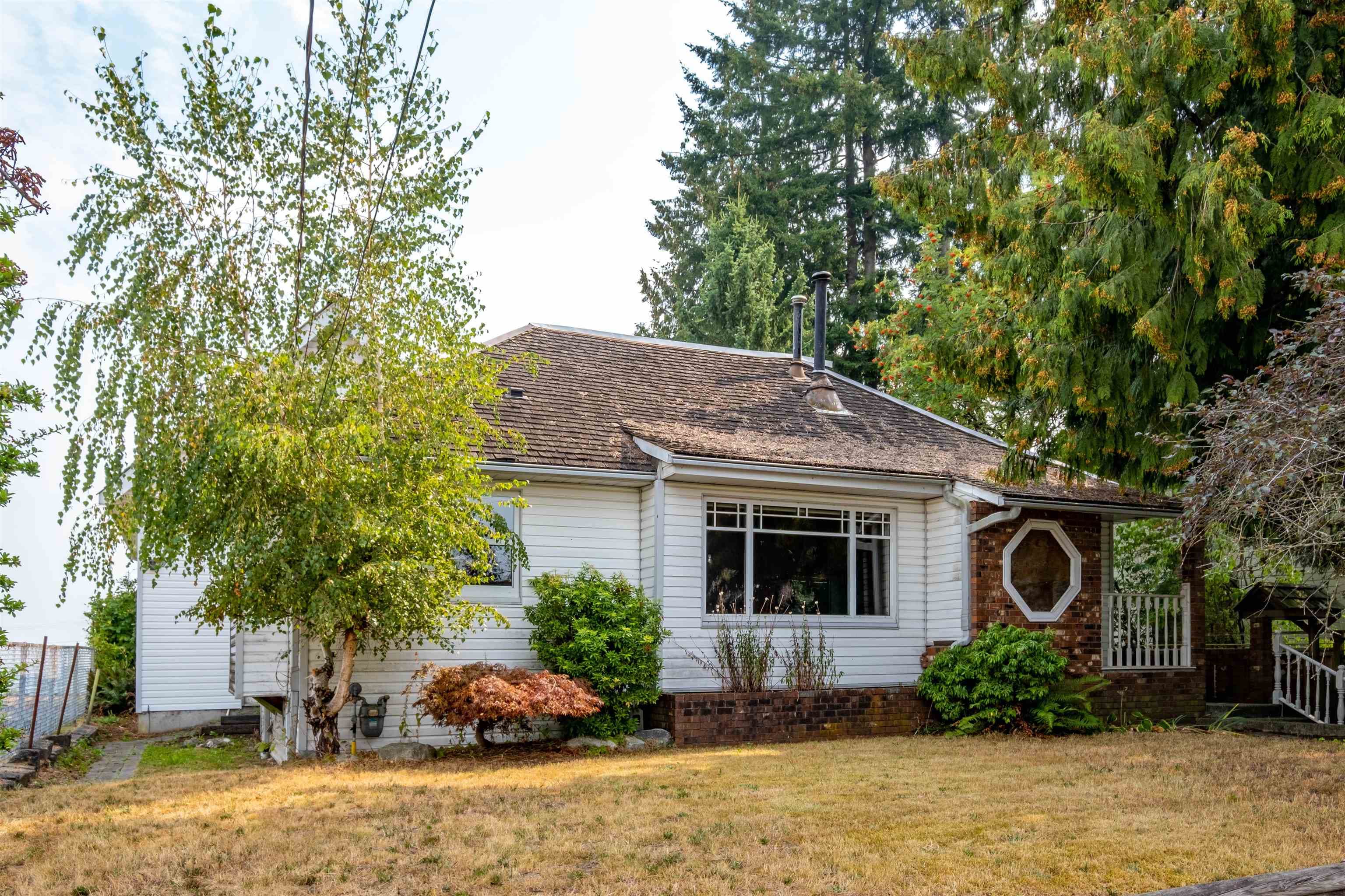 142 Carroll Street, New Westminster, V3L 4E4 — photo 2