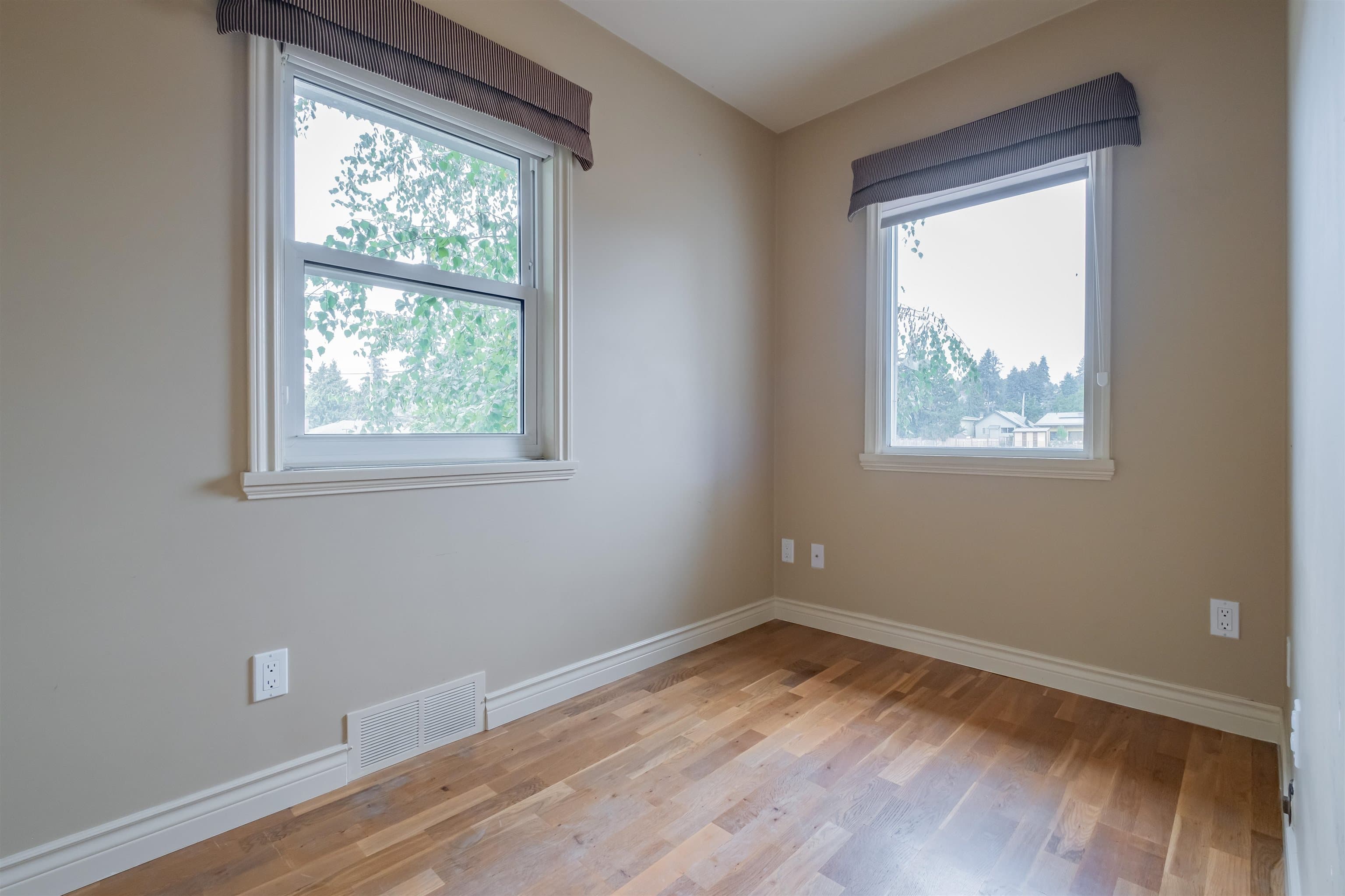 142 Carroll Street, New Westminster, V3L 4E4 — photo 4