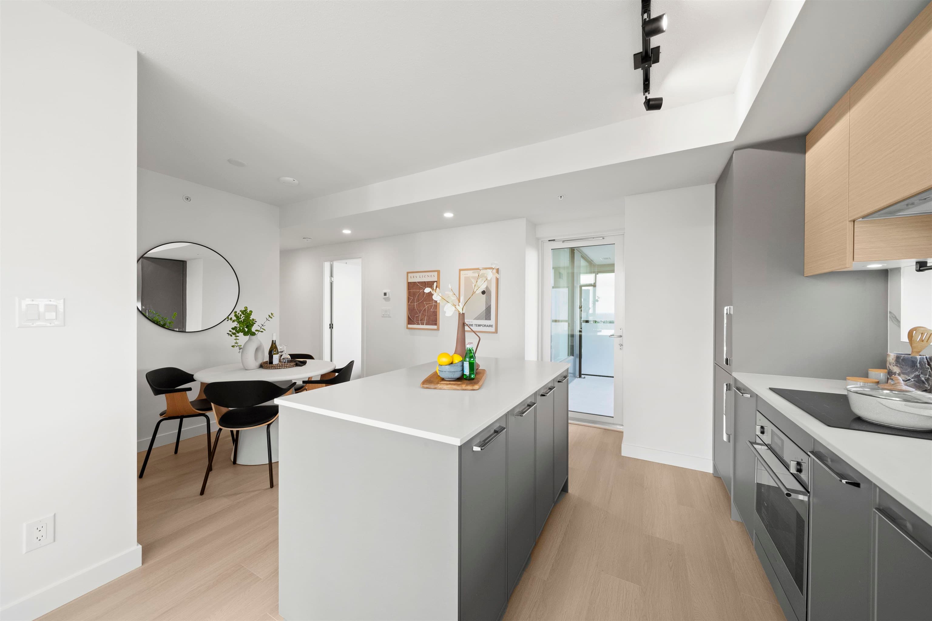 3010 - 13725 George Junction, Surrey, V3T 0V7 — photo 5