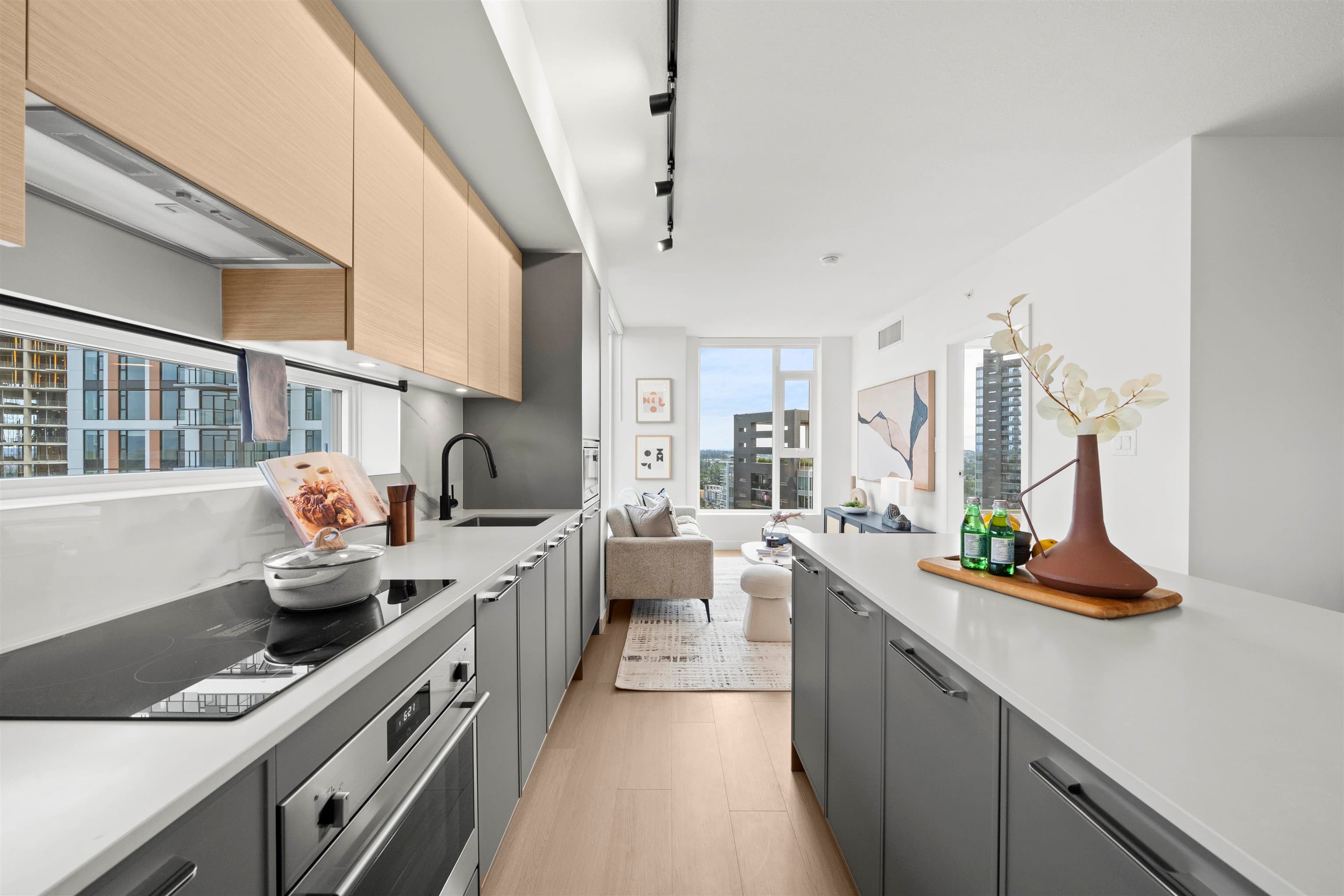 3010 - 13725 George Junction, Surrey, V3T 0V7 — photo 4