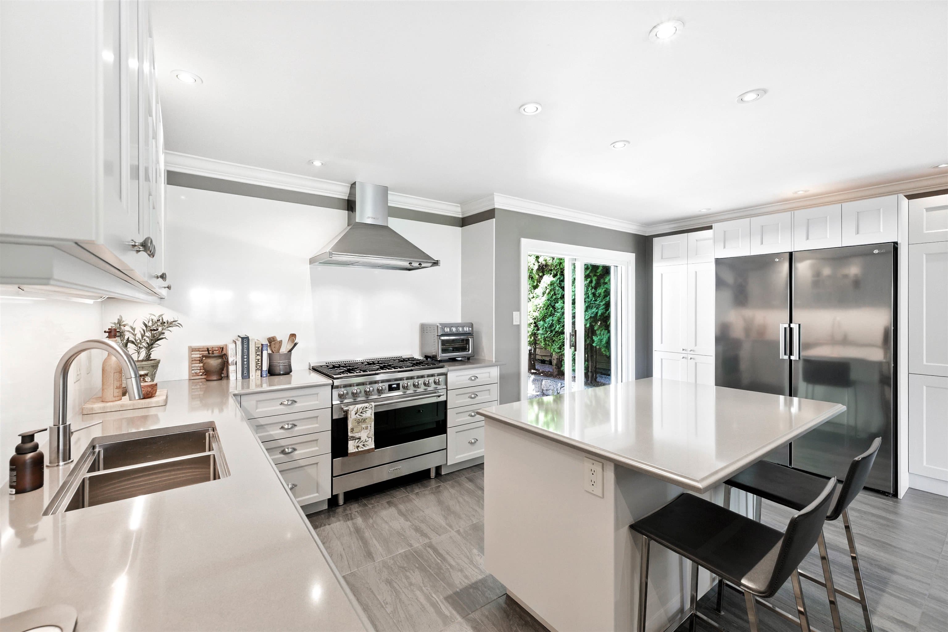 4817 Meadfeild Road, West Vancouver
