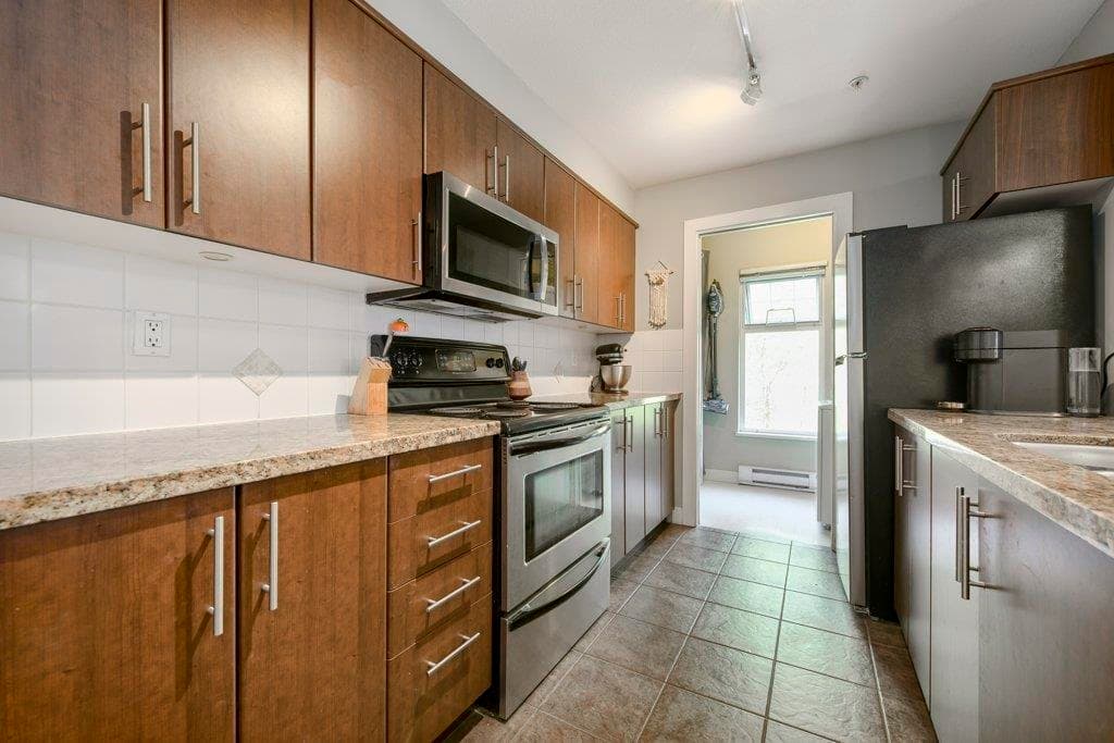 207 - 3240 St Johns Street, Port Moody, V3H 0C1 — photo 5