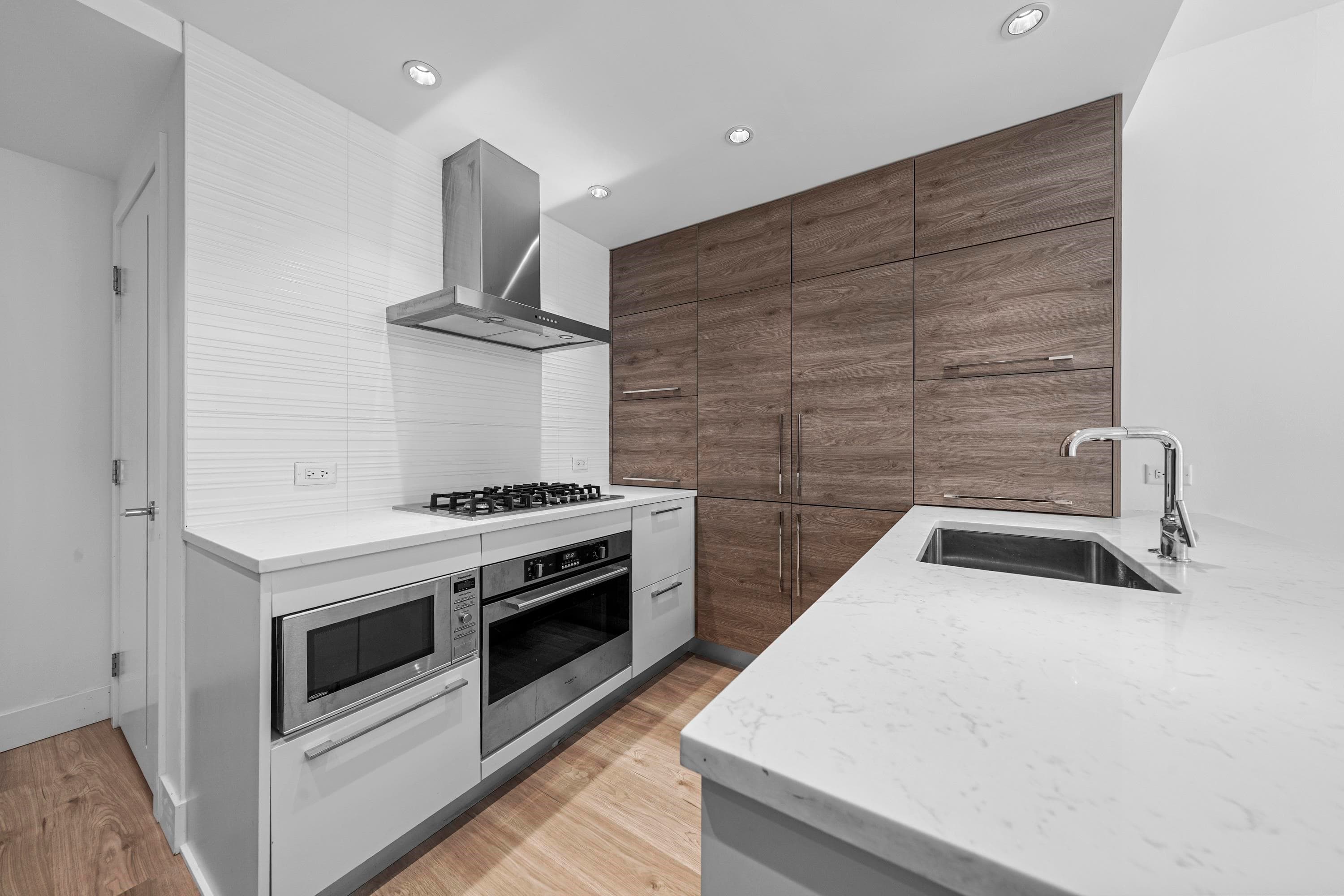 1801 - 7303 Noble Lane, Burnaby, V3N 0H2 — photo 3