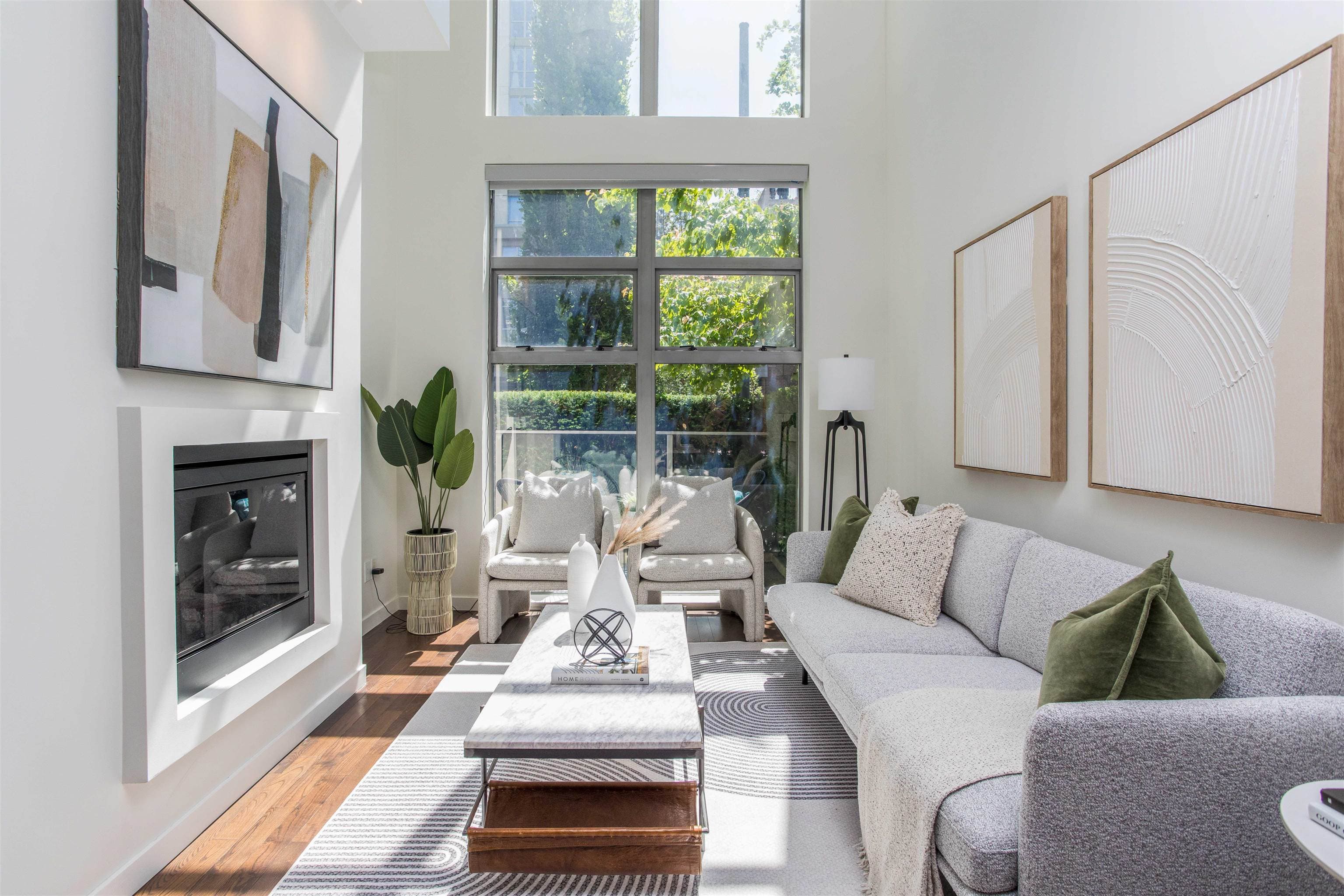 TH1237 Richards Street, Vancouver