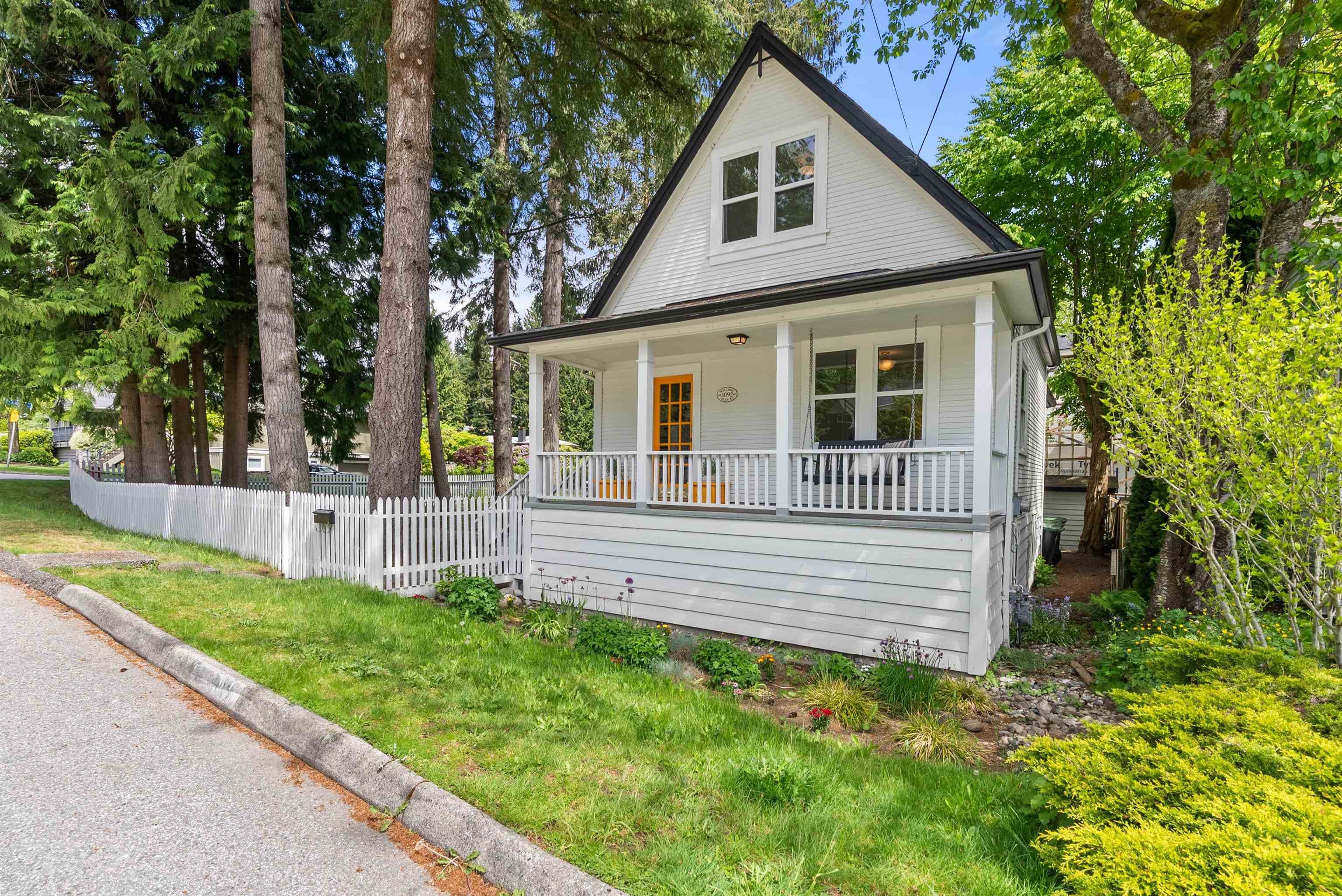3092 Allan Road, North Vancouver, V7J 3C4 — photo 3