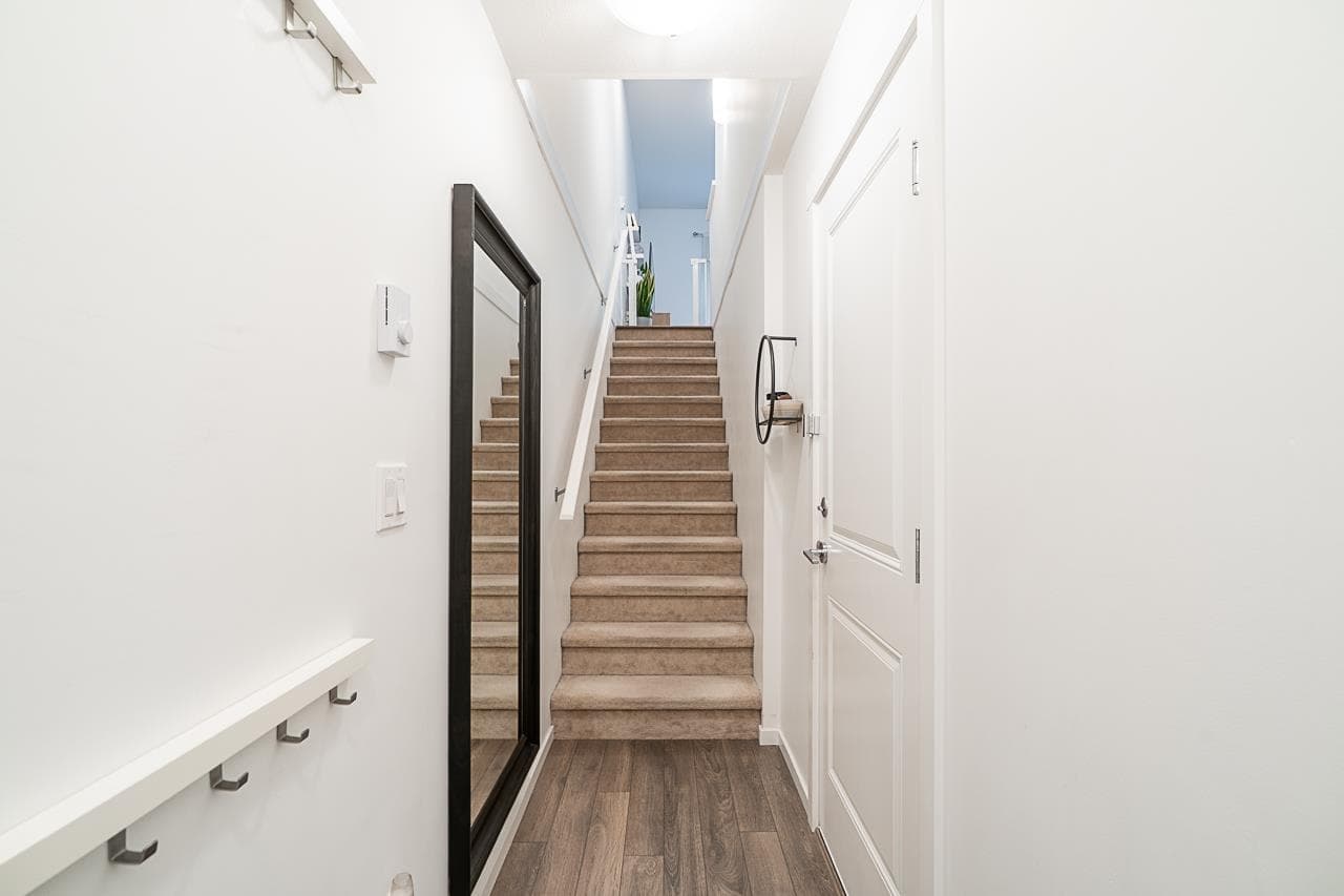 100 - 15340 Guildford Drive, Surrey, V3R 0C9 — photo 3