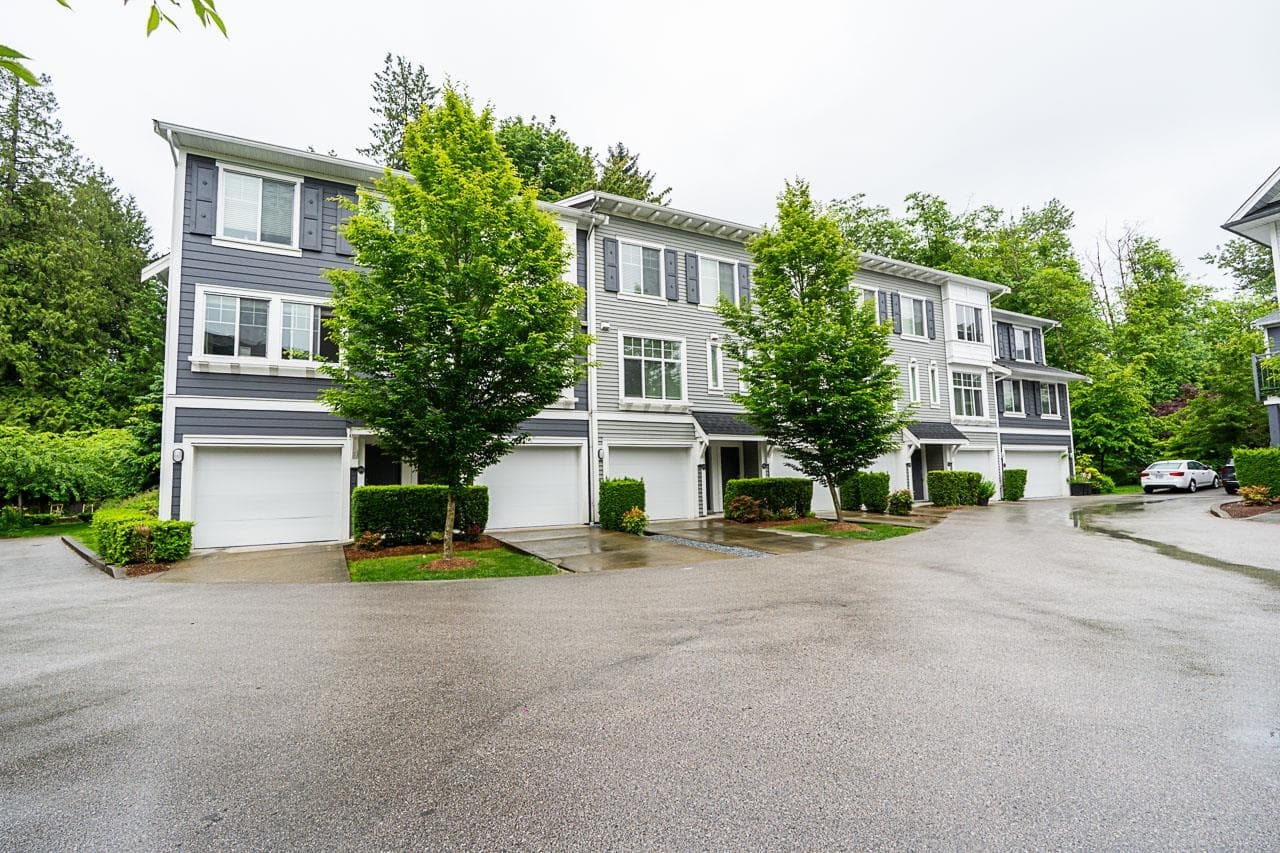 100 - 15340 Guildford Drive, Surrey, V3R 0C9 — photo 1