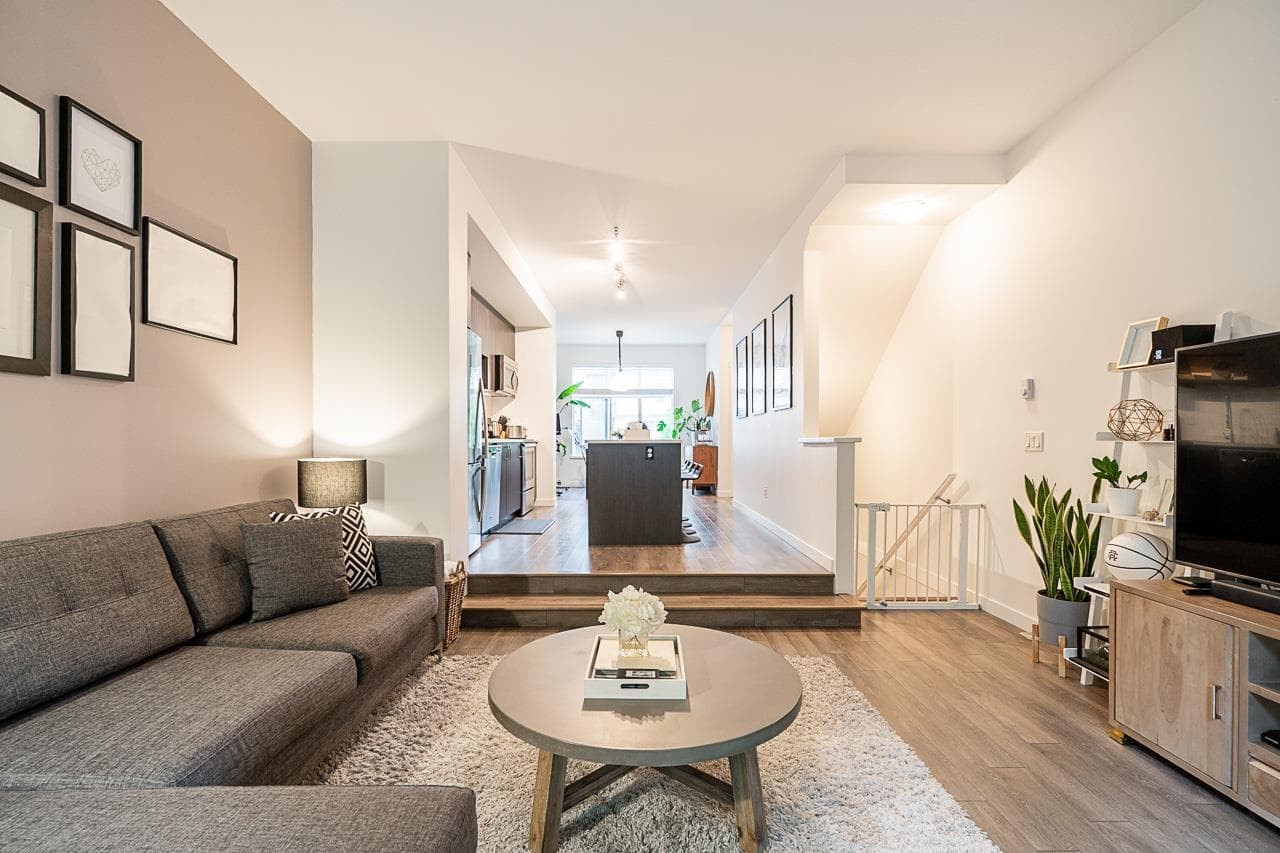 100 - 15340 Guildford Drive, Surrey, V3R 0C9 — photo 5