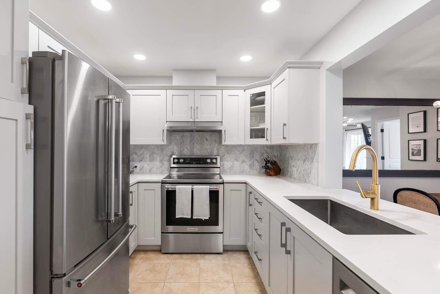 302 - 4770 52a Street, Delta, V4K 5B5 — photo 1