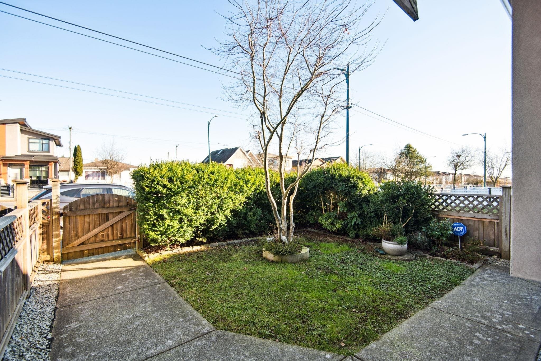 6925 Main Street, Vancouver, V5X 3H6 — photo 2