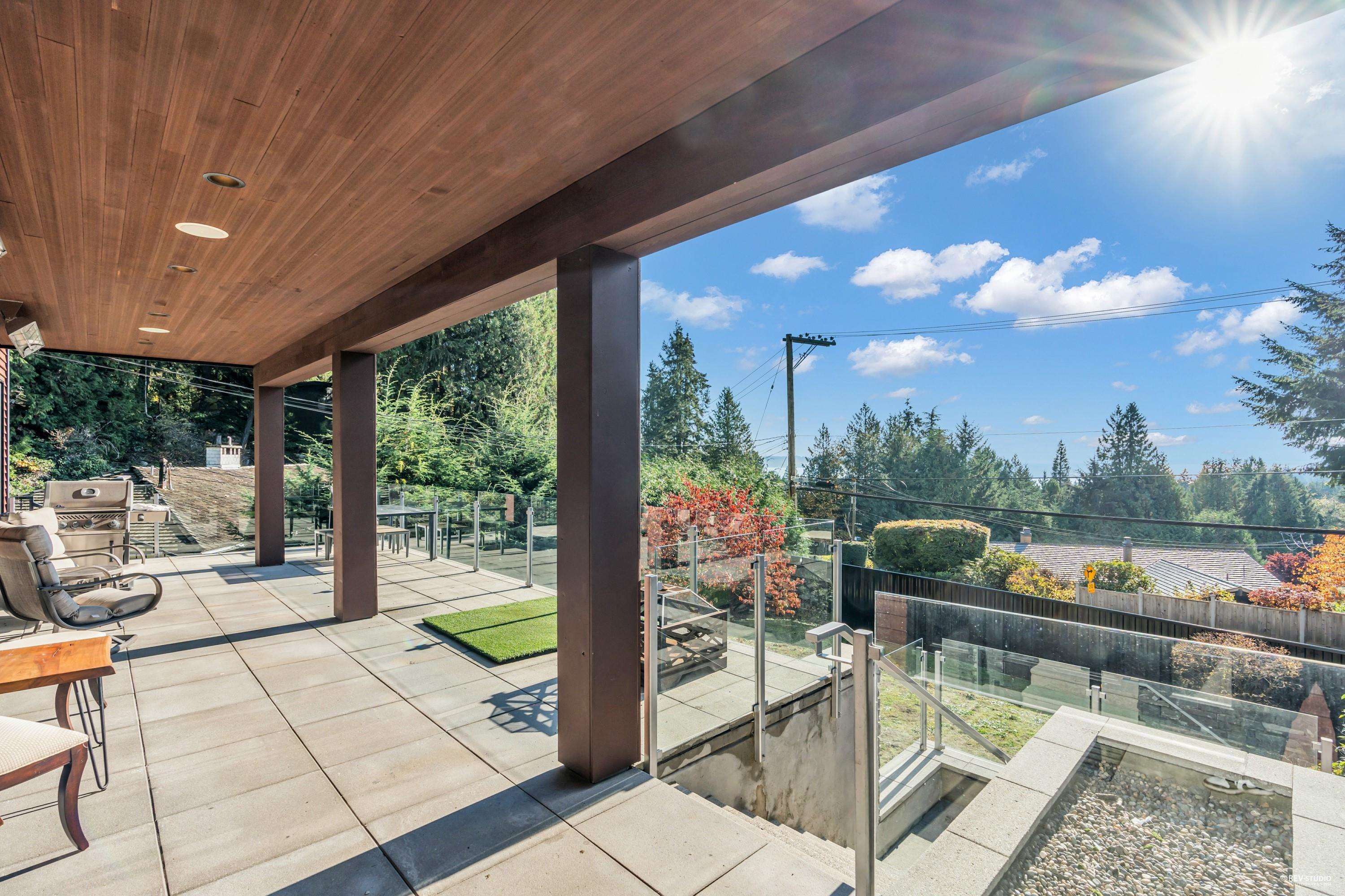 4742 Caulfeild Drive, West Vancouver, V7W 1G5 — photo 3