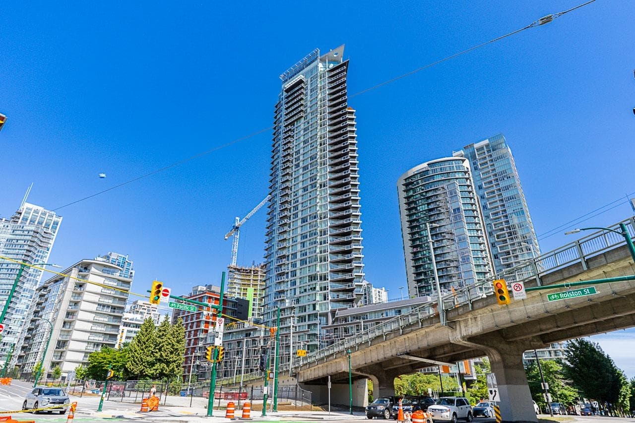 310 - 1372 Seymour Street, Vancouver, V6B 0L1 — photo 3