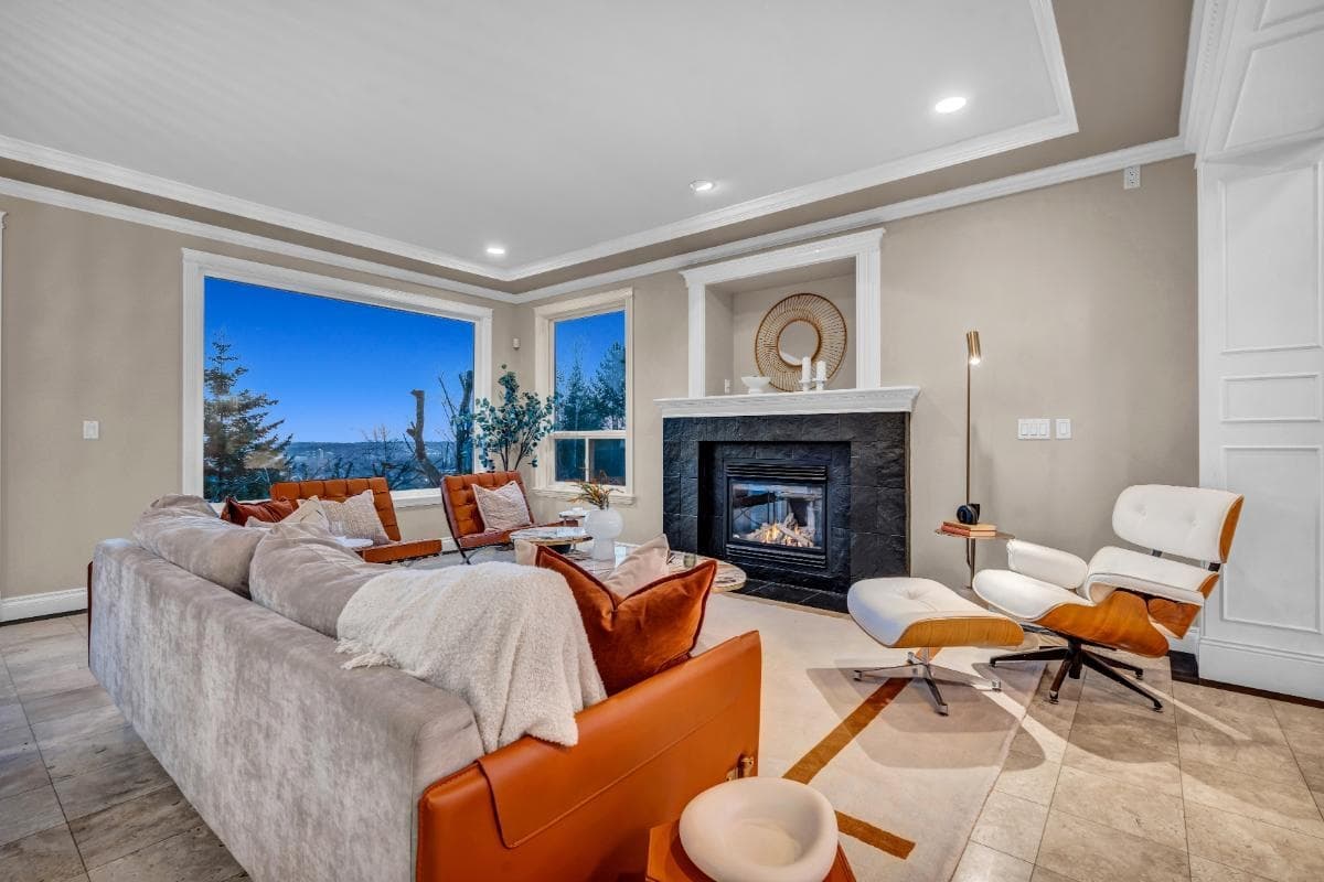 3126 Silverthrone Drive, Coquitlam, V3E 3B1 — photo 3