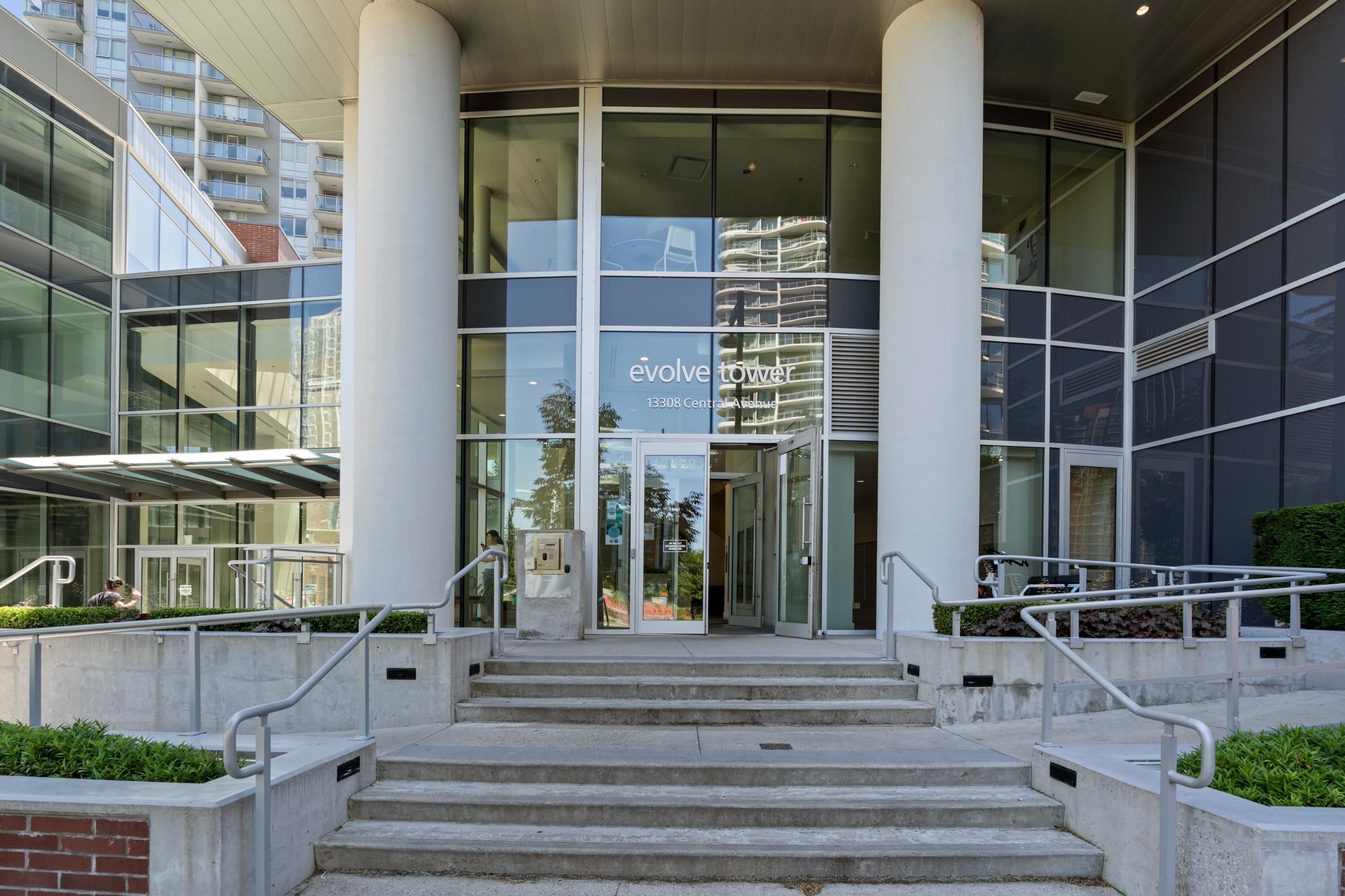 1513 - 13308 Central Avenue, Surrey, V3T 0M4 — photo 4