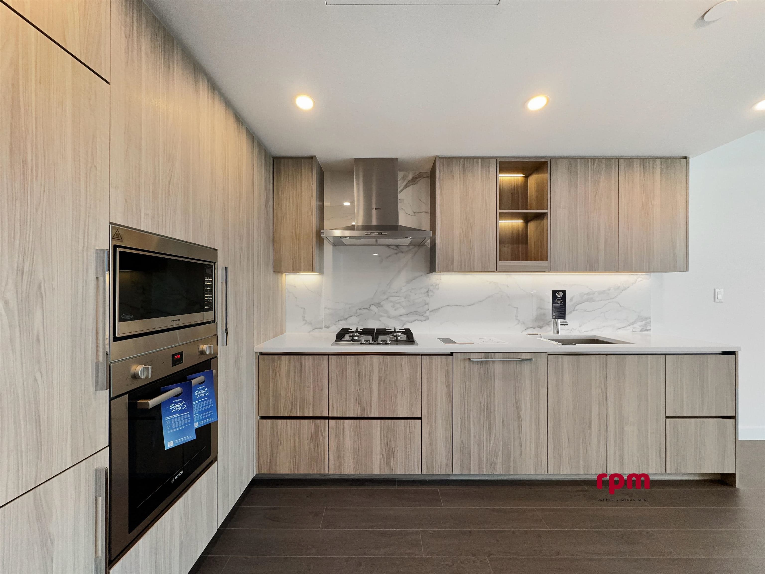 17xx - 13778 100 Avenue, Surrey, V3T 0V3 — photo 2
