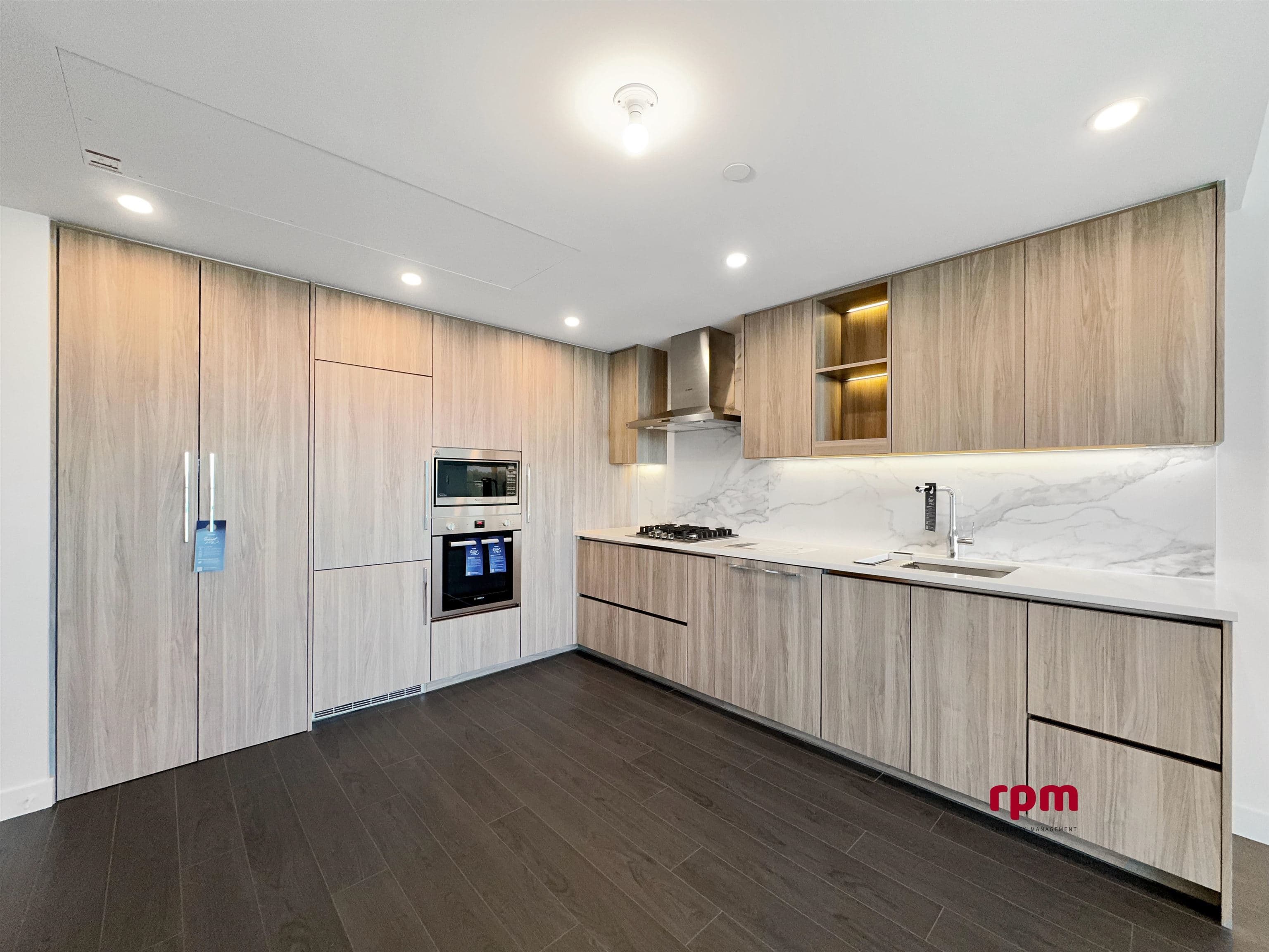 17xx - 13778 100 Avenue, Surrey, V3T 0V3 — photo 3