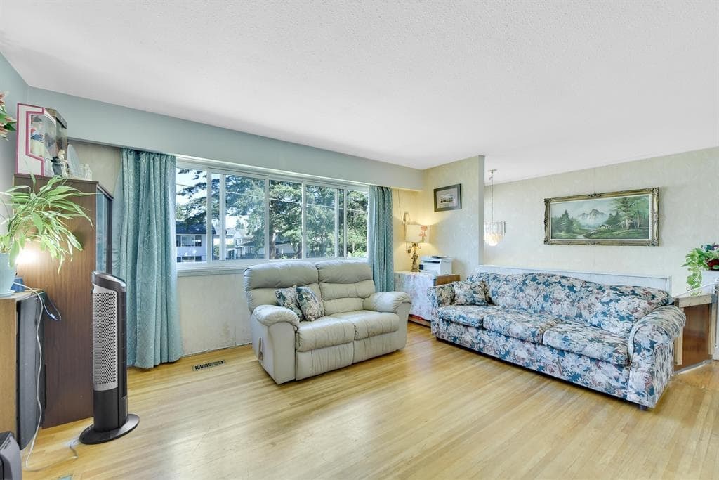 11059 146a Street, Surrey, V3R 3V3 — photo 5