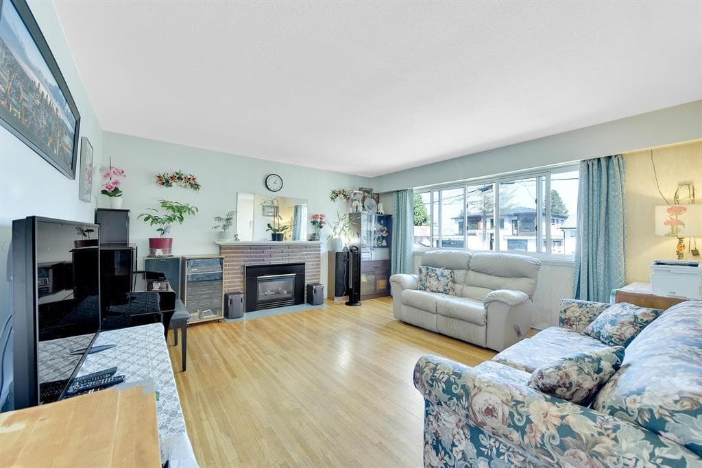 11059 146a Street, Surrey, V3R 3V3 — photo 4