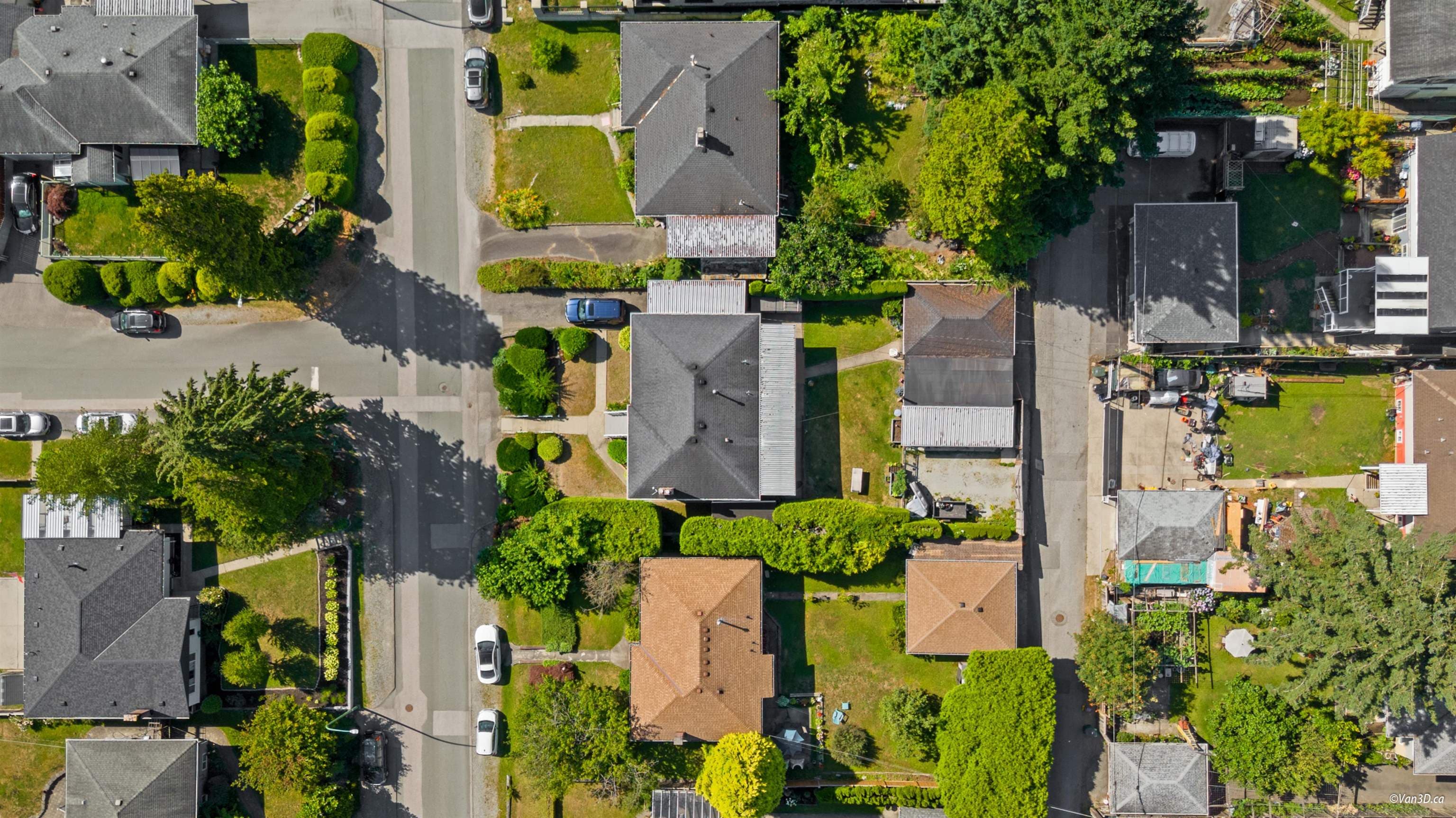 5017 Pioneer Avenue, Burnaby, V5G 3J5 — photo 2