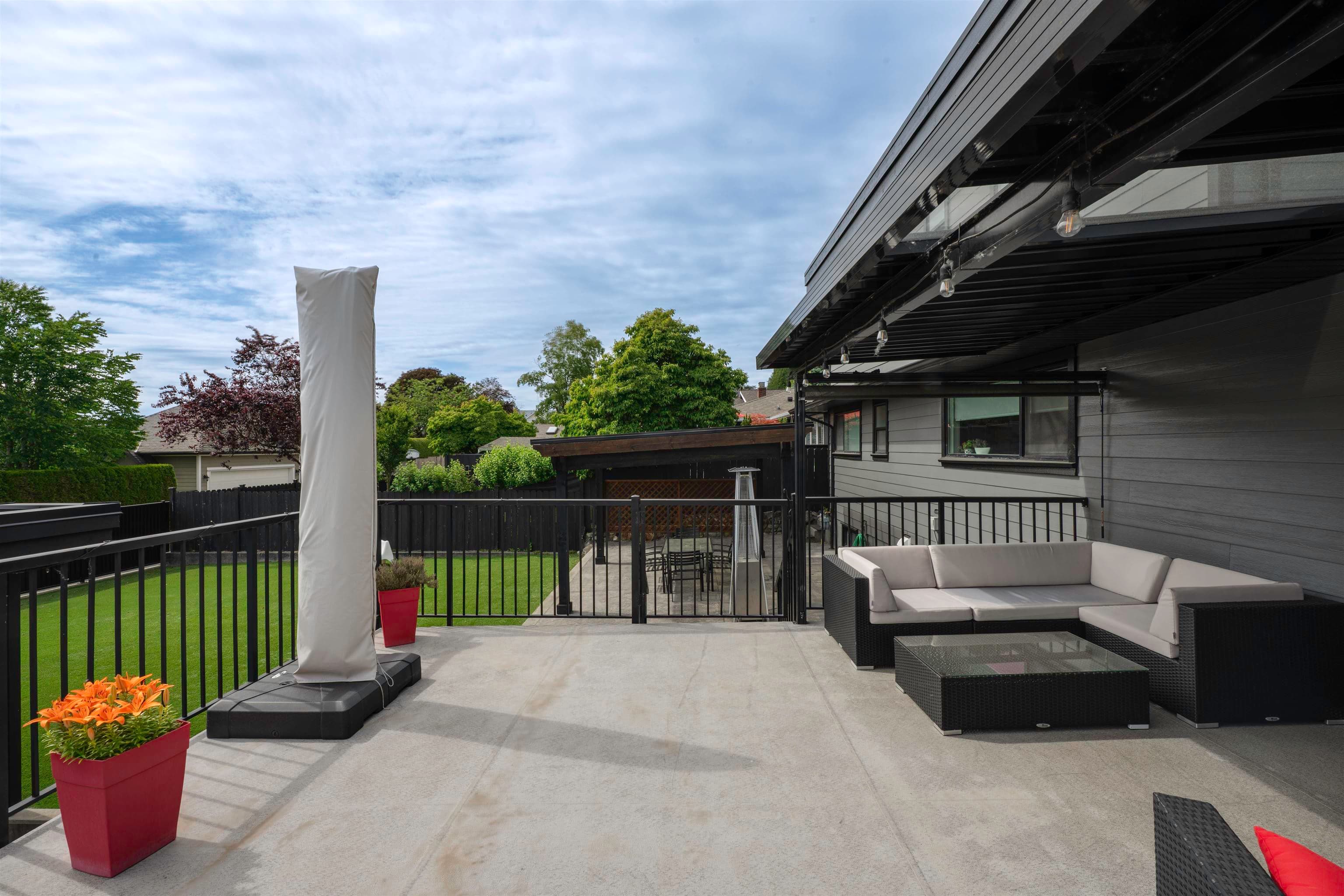 818 Massey Street, New Westminster, V3L 4S9 — photo 2