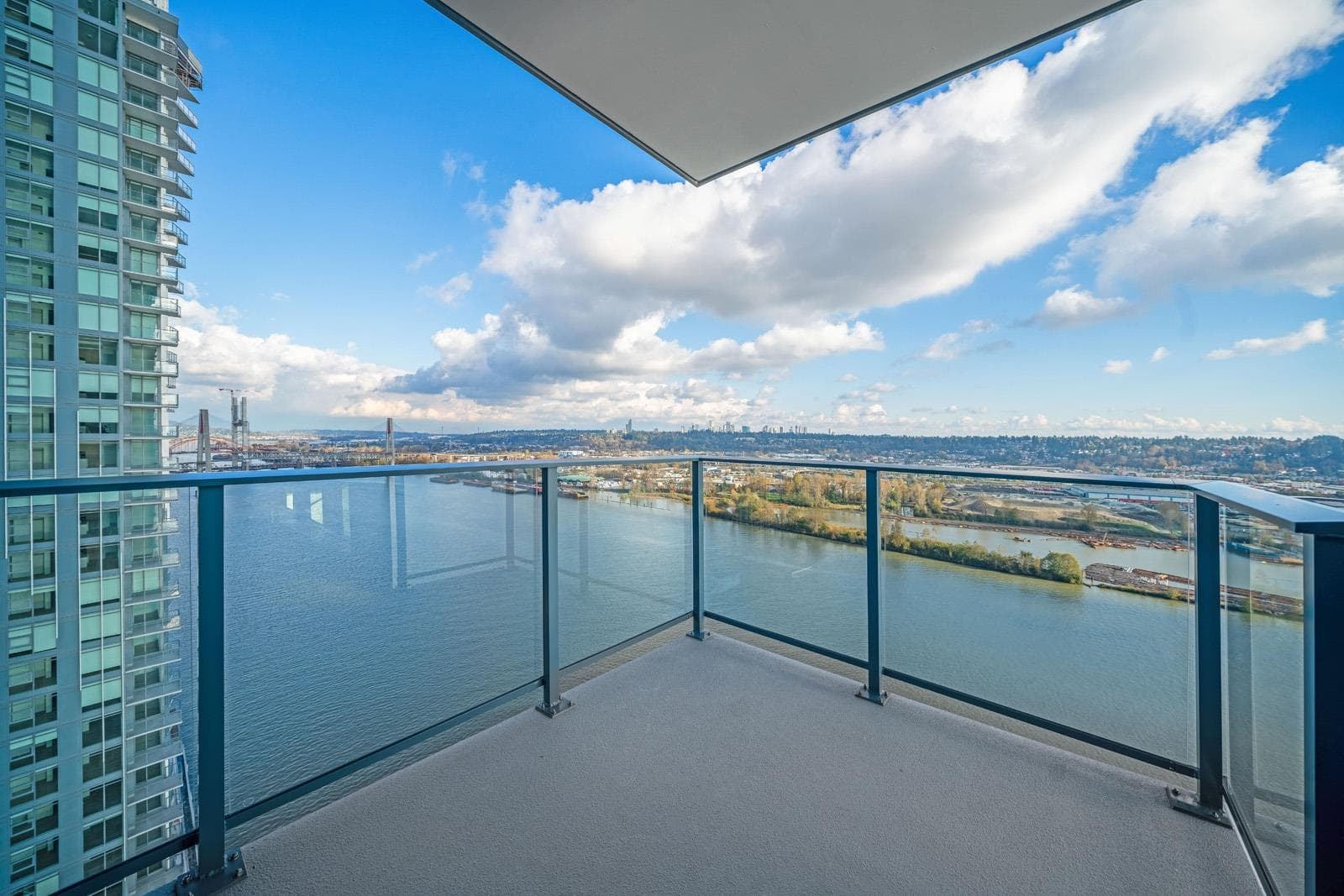 2807 - 680 Quayside Drive, New Westminster, V3M 0P2 — photo 3