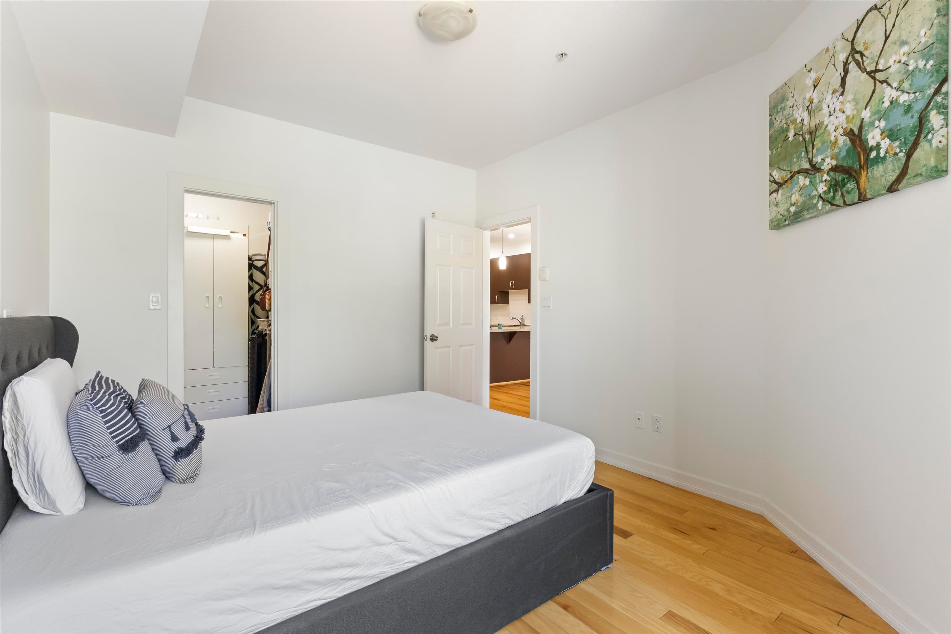 212 - 10237 133 Street, Surrey, V3T 0C6 — photo 4