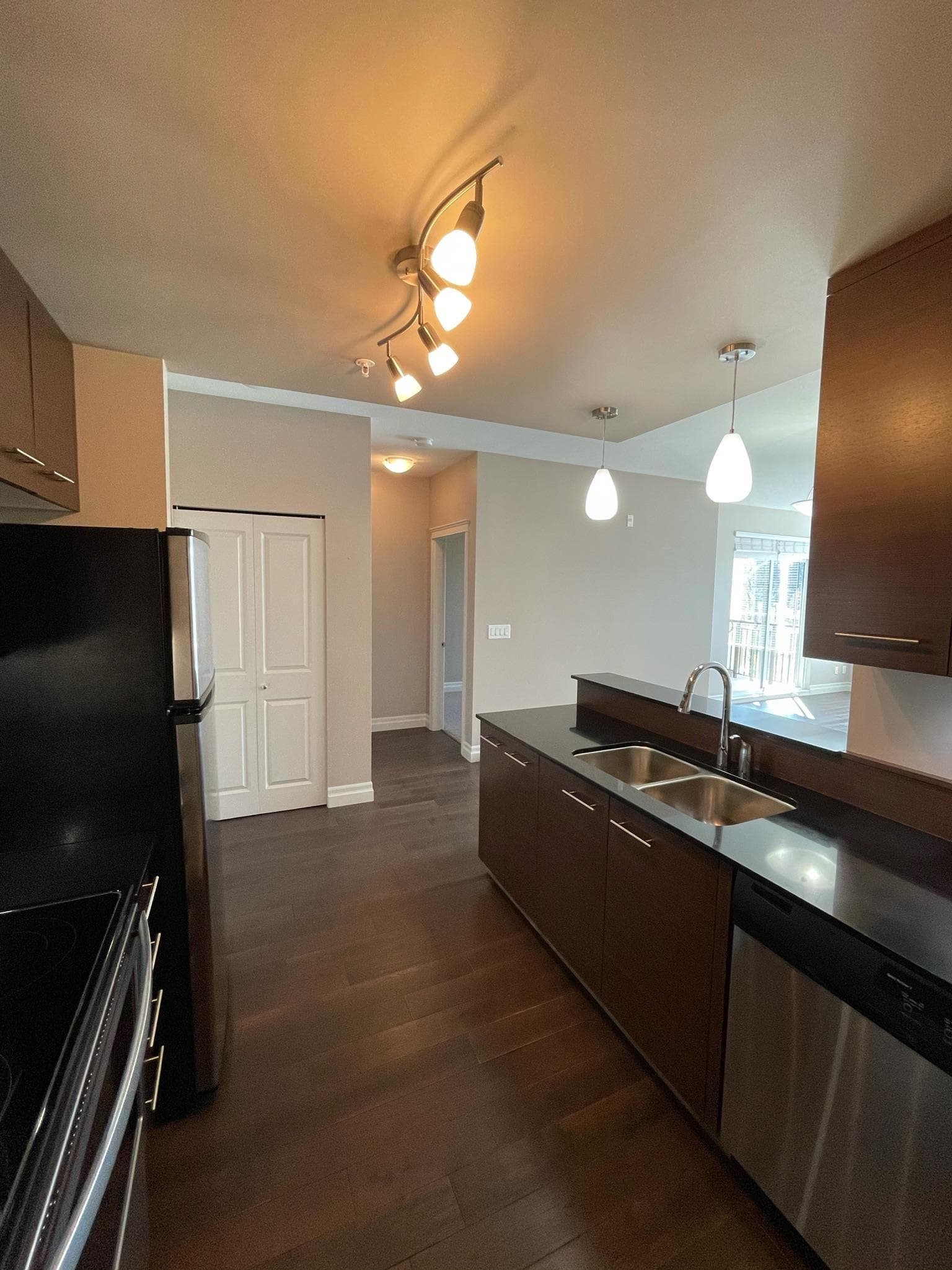 310 - 2343 Atkins Avenue, Port Coquitlam, V3C 1Y7 — photo 5