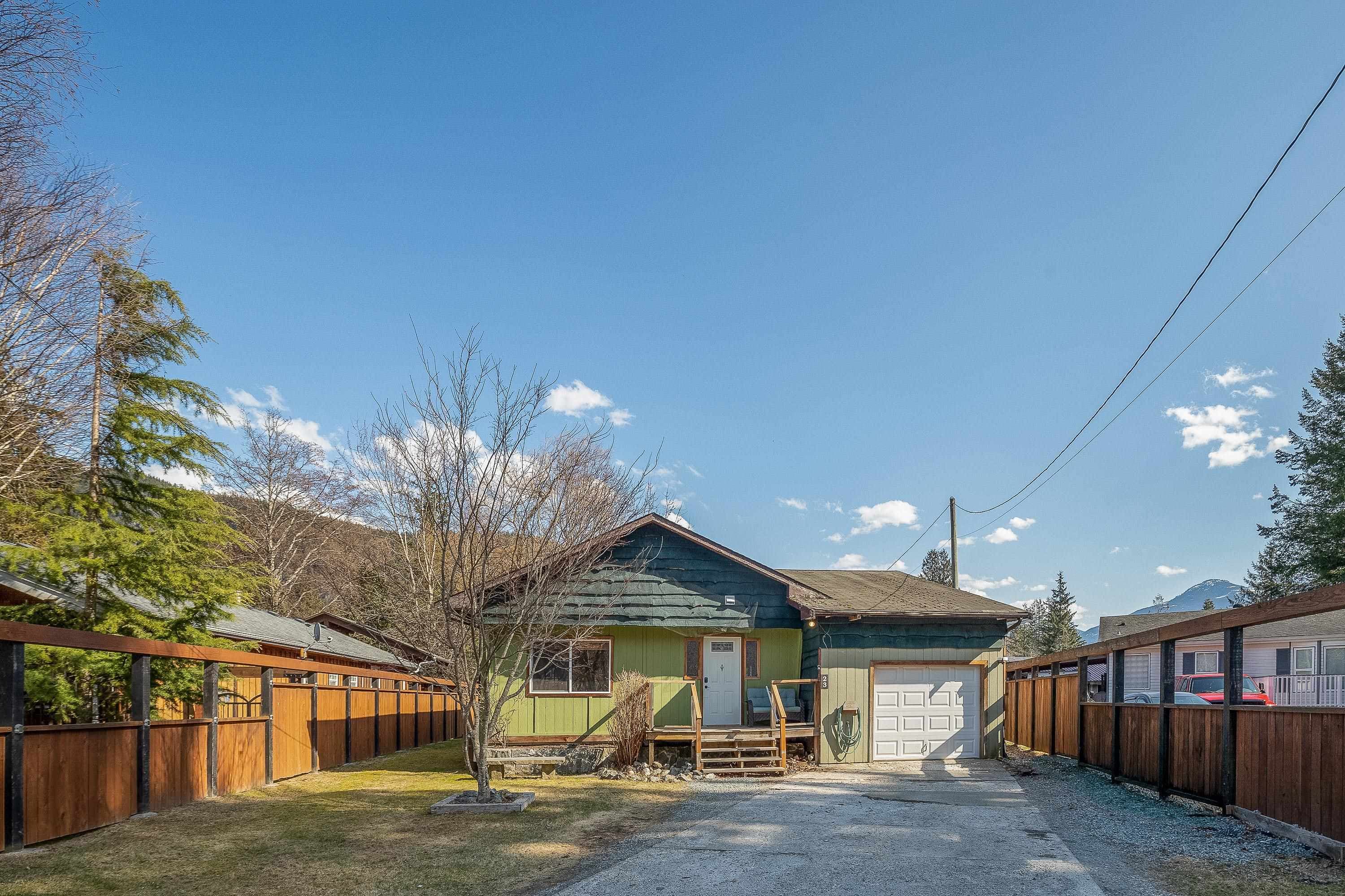 23 Bracken Parkway, Squamish