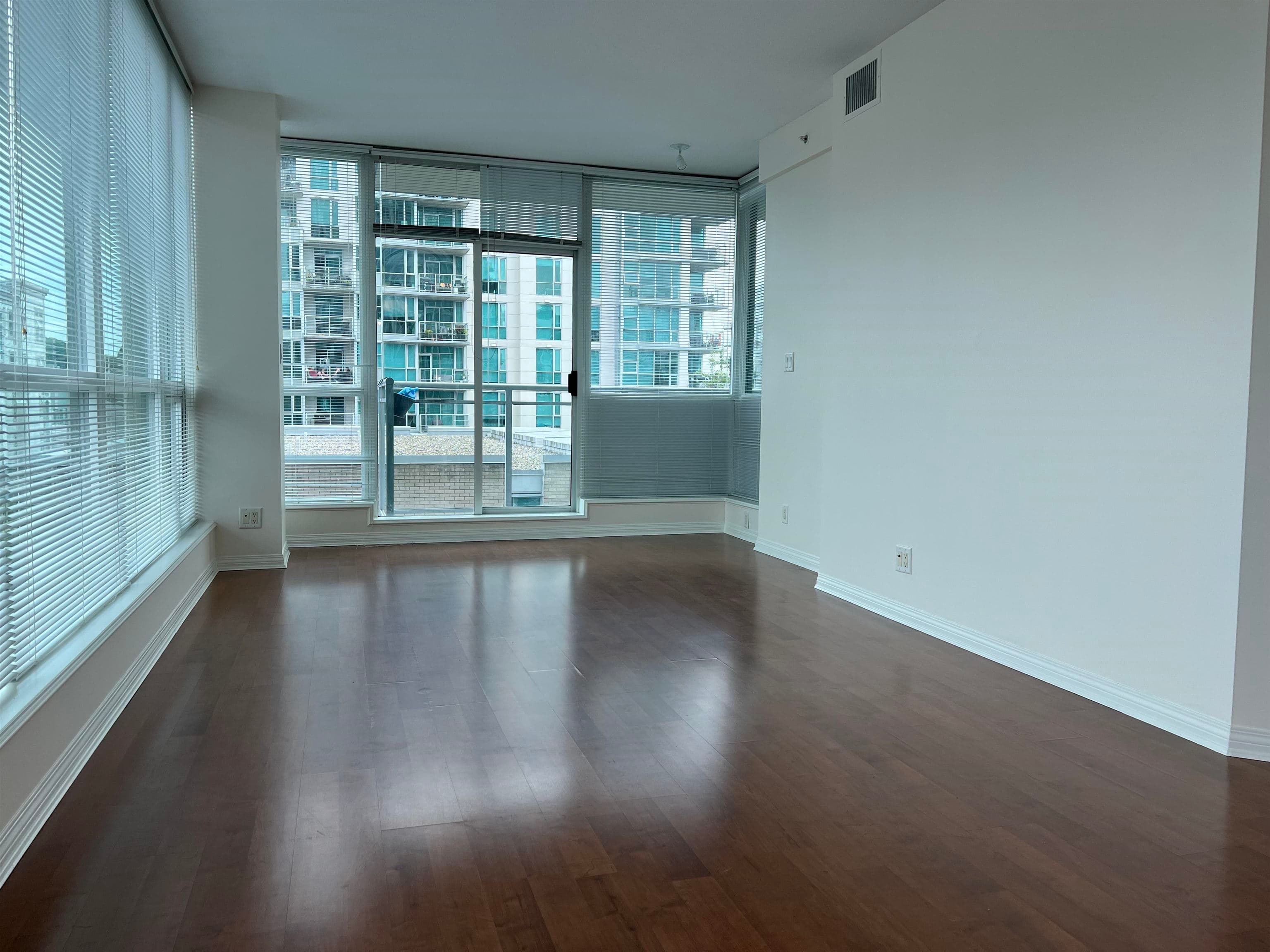 501 - 138 E Esplanade, North Vancouver, V7L 4X9 — photo 5