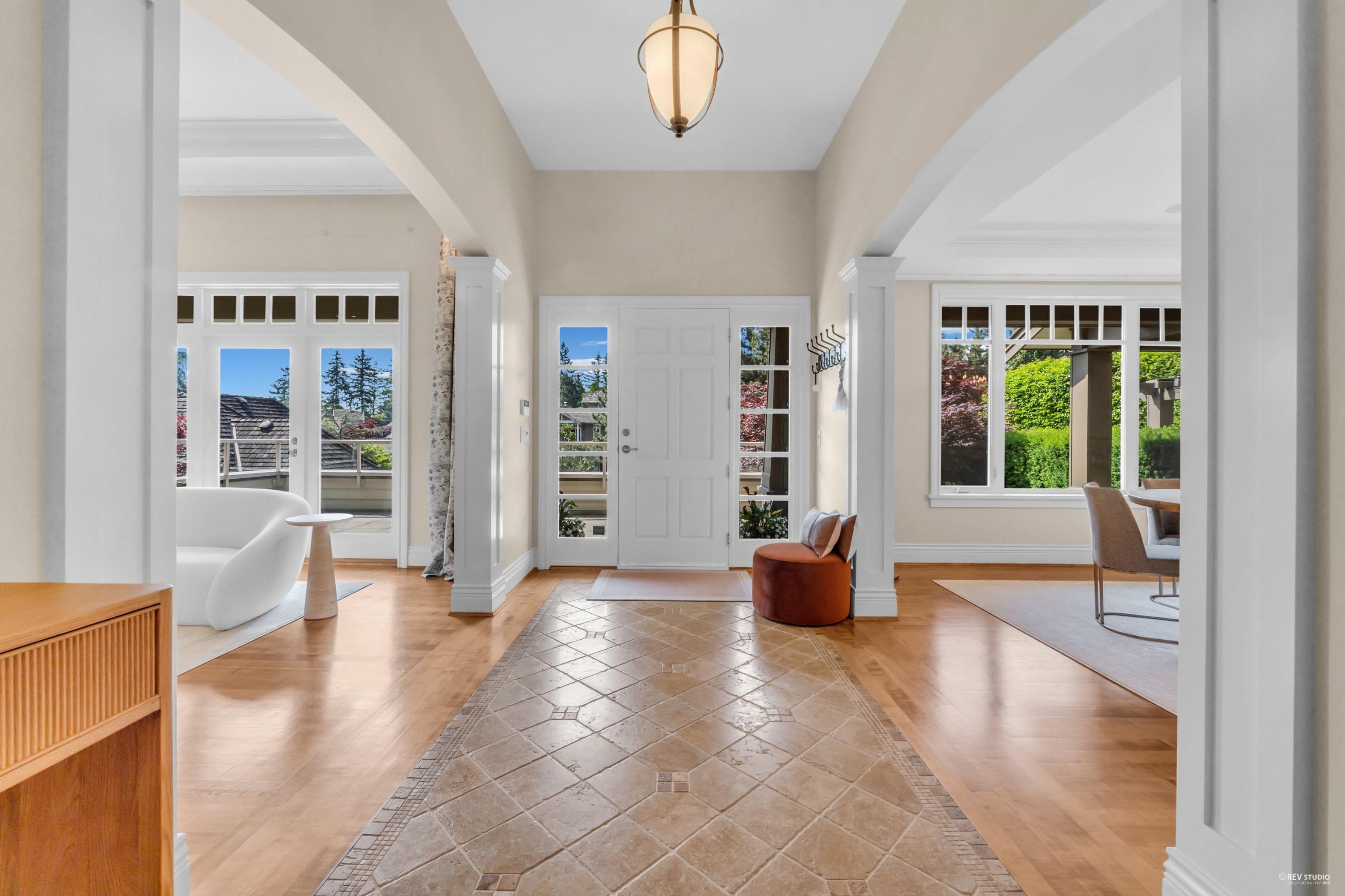 4513 Caulfeild Lane, West Vancouver, V7W 3J6 — photo 3