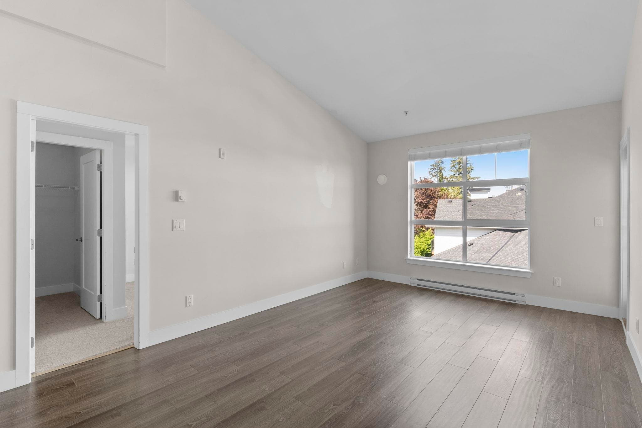 404 - 14605 Mcdougall Drive, Surrey, V4P 0G7 — photo 4