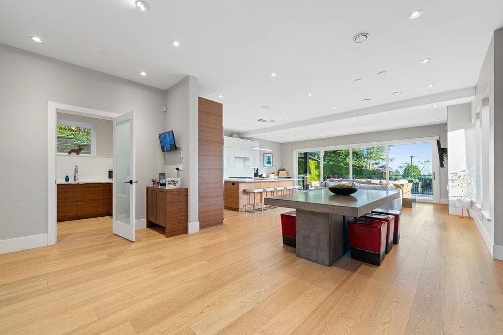 105 Monte Vista Court, North Vancouver, V7N 4N1 — photo 5