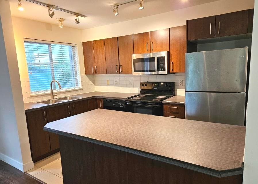 205 - 45567 Yale Road, Chilliwack, V2P 0B2 — photo 4