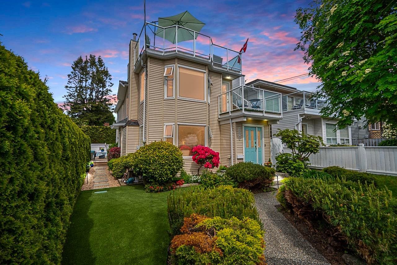 15549 Victoria Avenue, White Rock