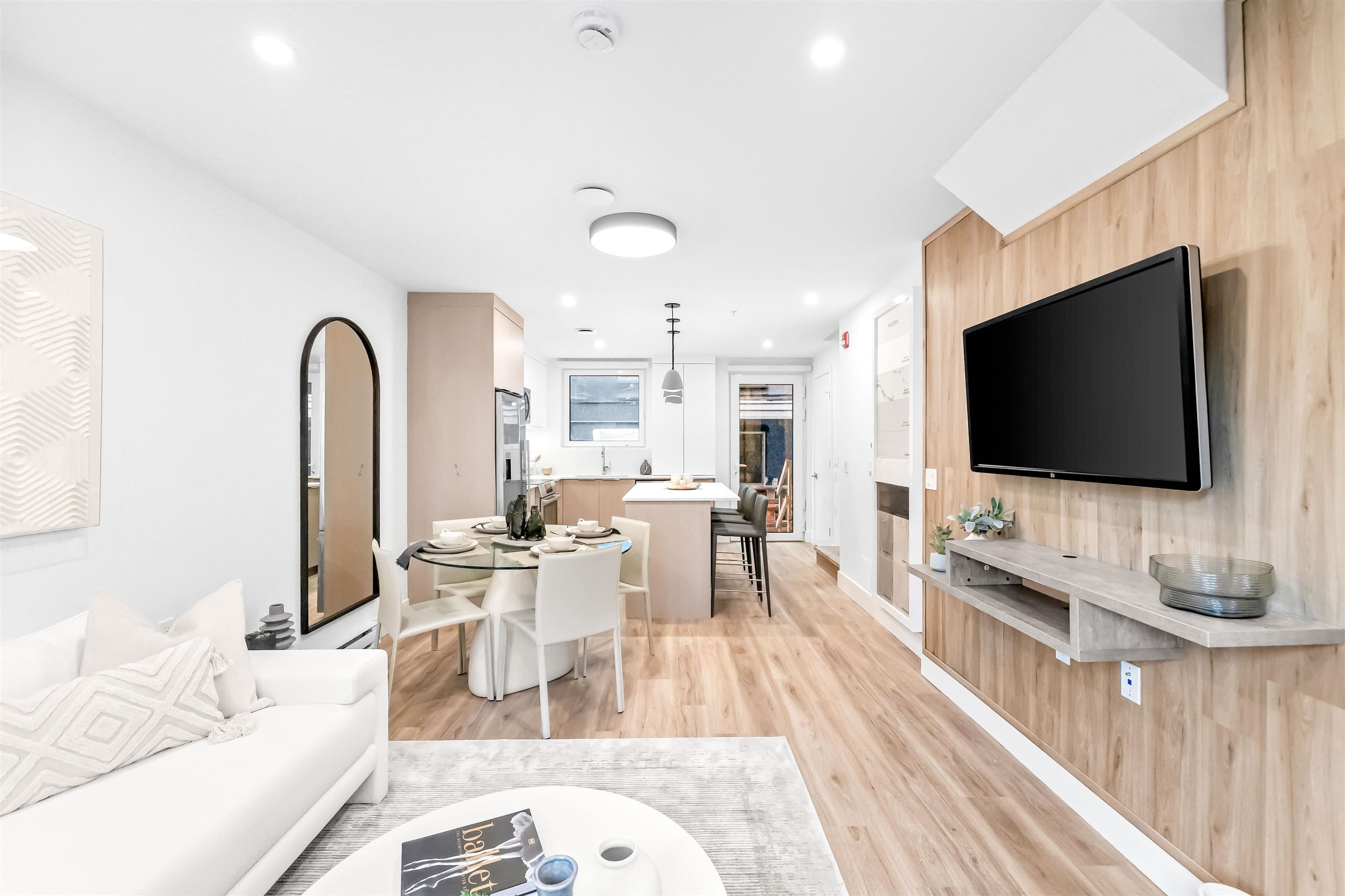 131 - 2250 E 1st Avenue, Vancouver, V5N 1B6 — photo 2