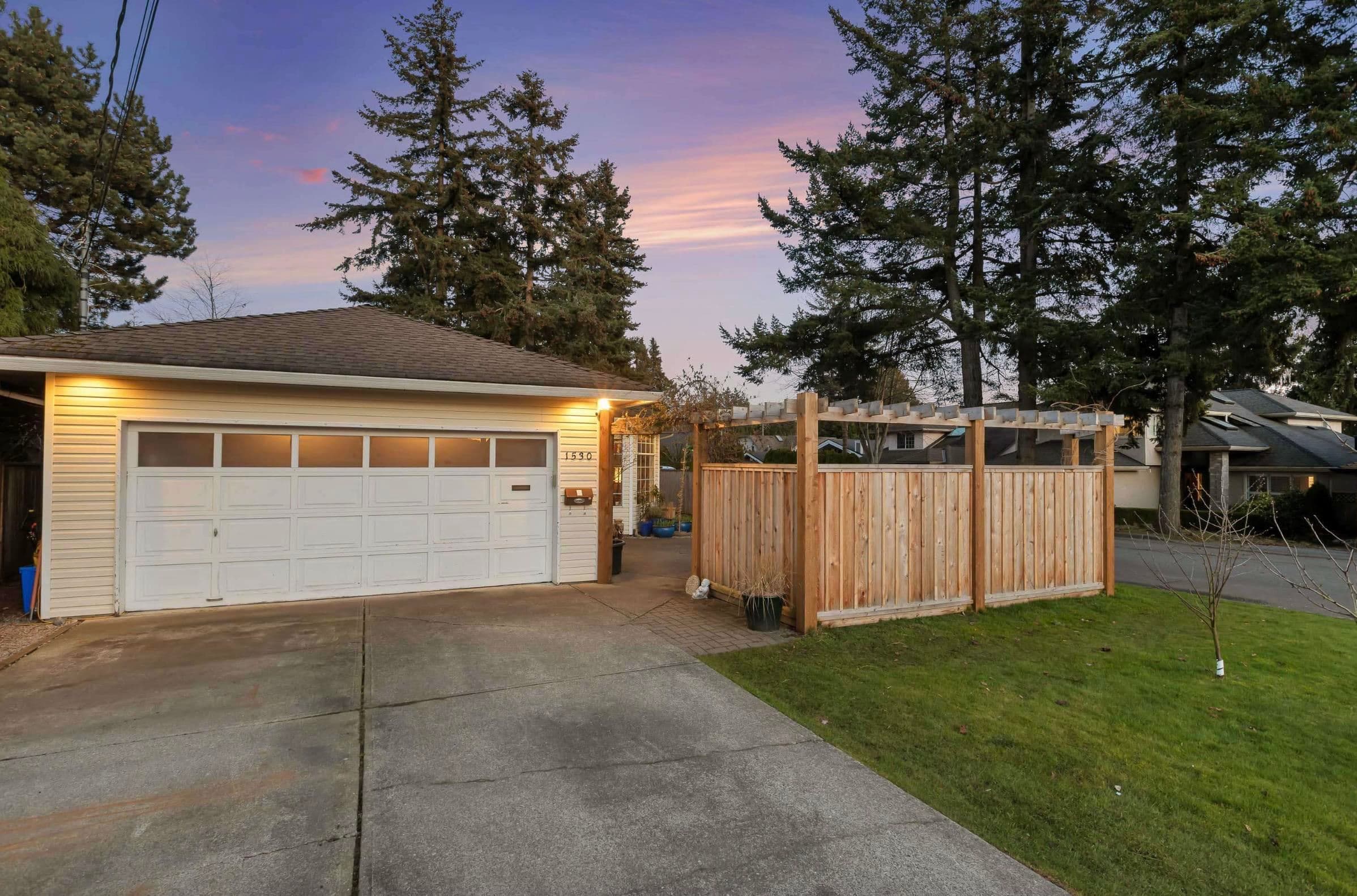 1530 Cory Road, White Rock