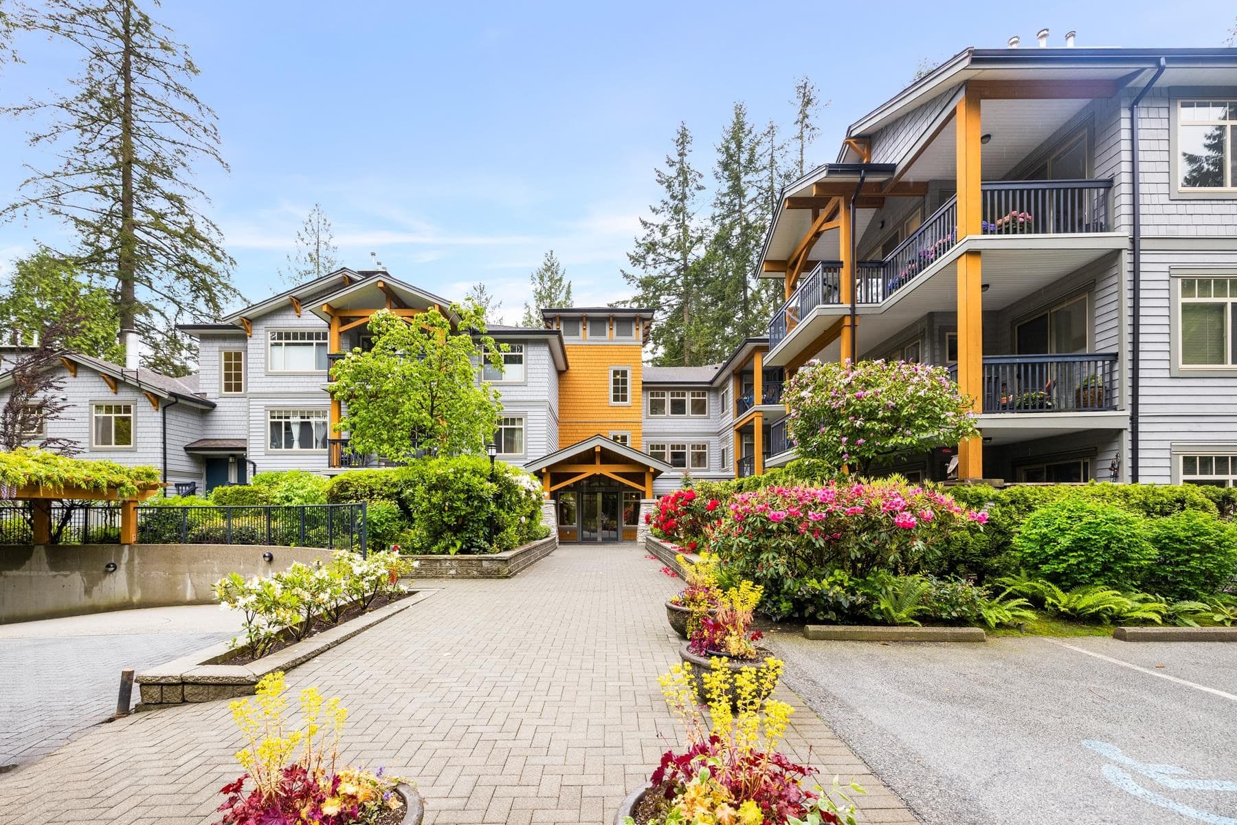 202 - 3125 Capilano Crescent, North Vancouver, V7R 4X5 — photo 2