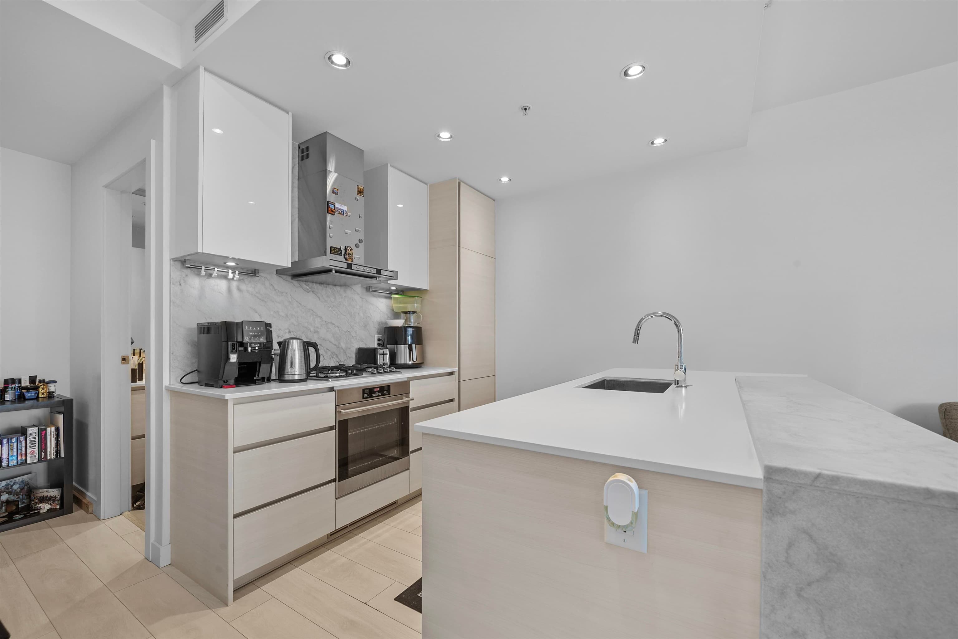 1501 - 6098 Station Street, Burnaby, V5H 0H4 — photo 2